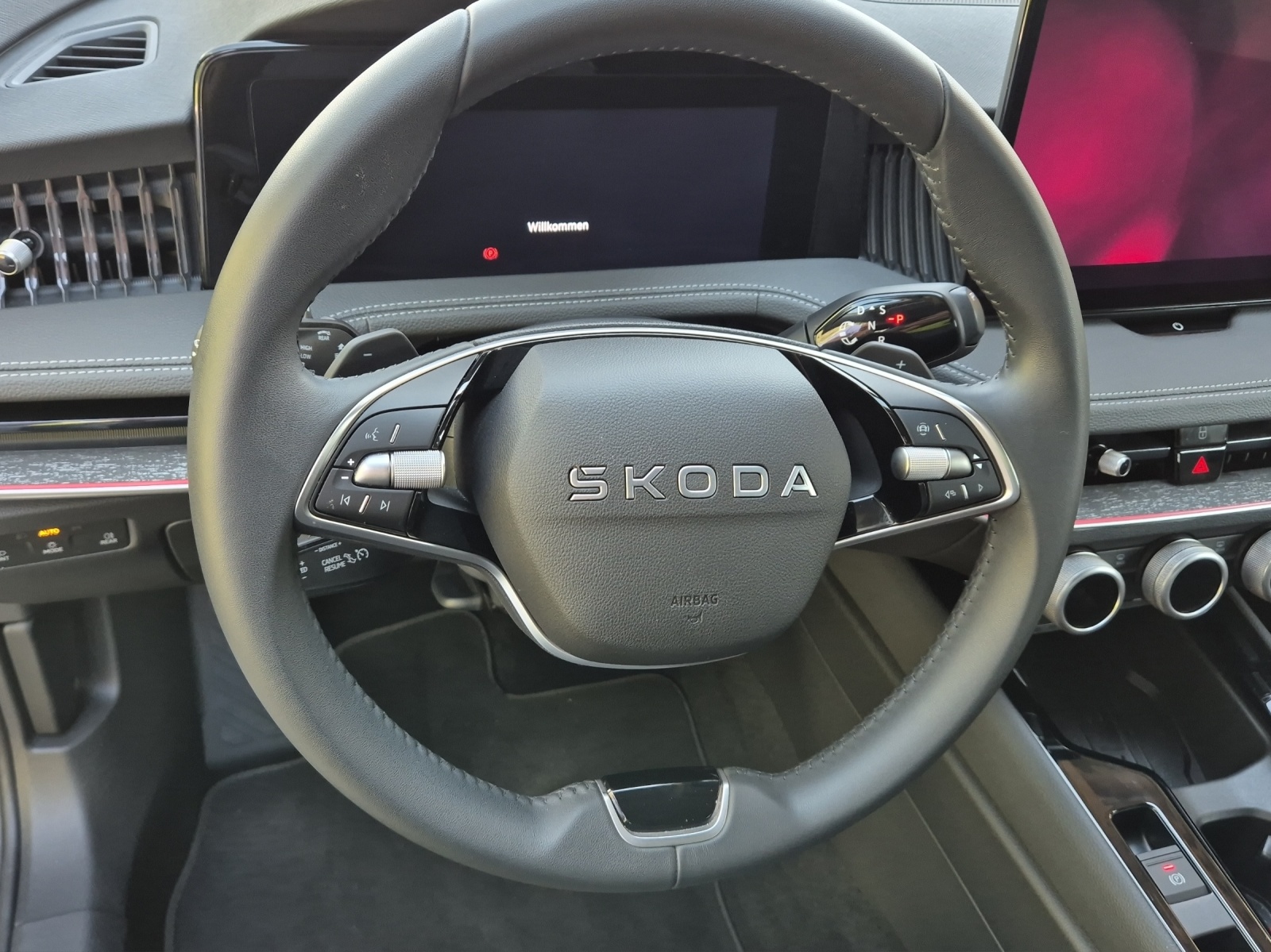 SKODA Superb Combi 1.5 TSI PHEV Selection DSG-image-19