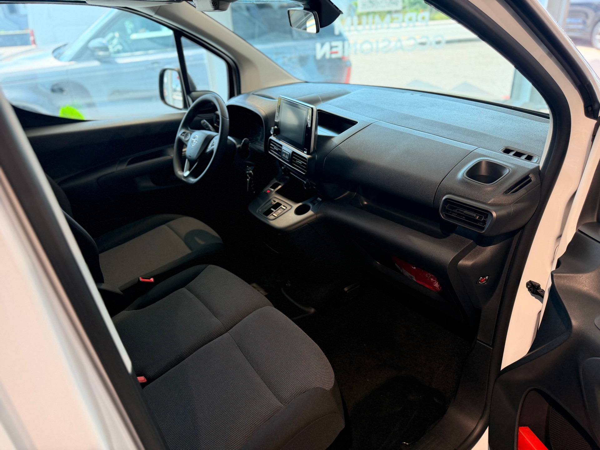 OPEL Combo-e Cargo Blitz-image-14