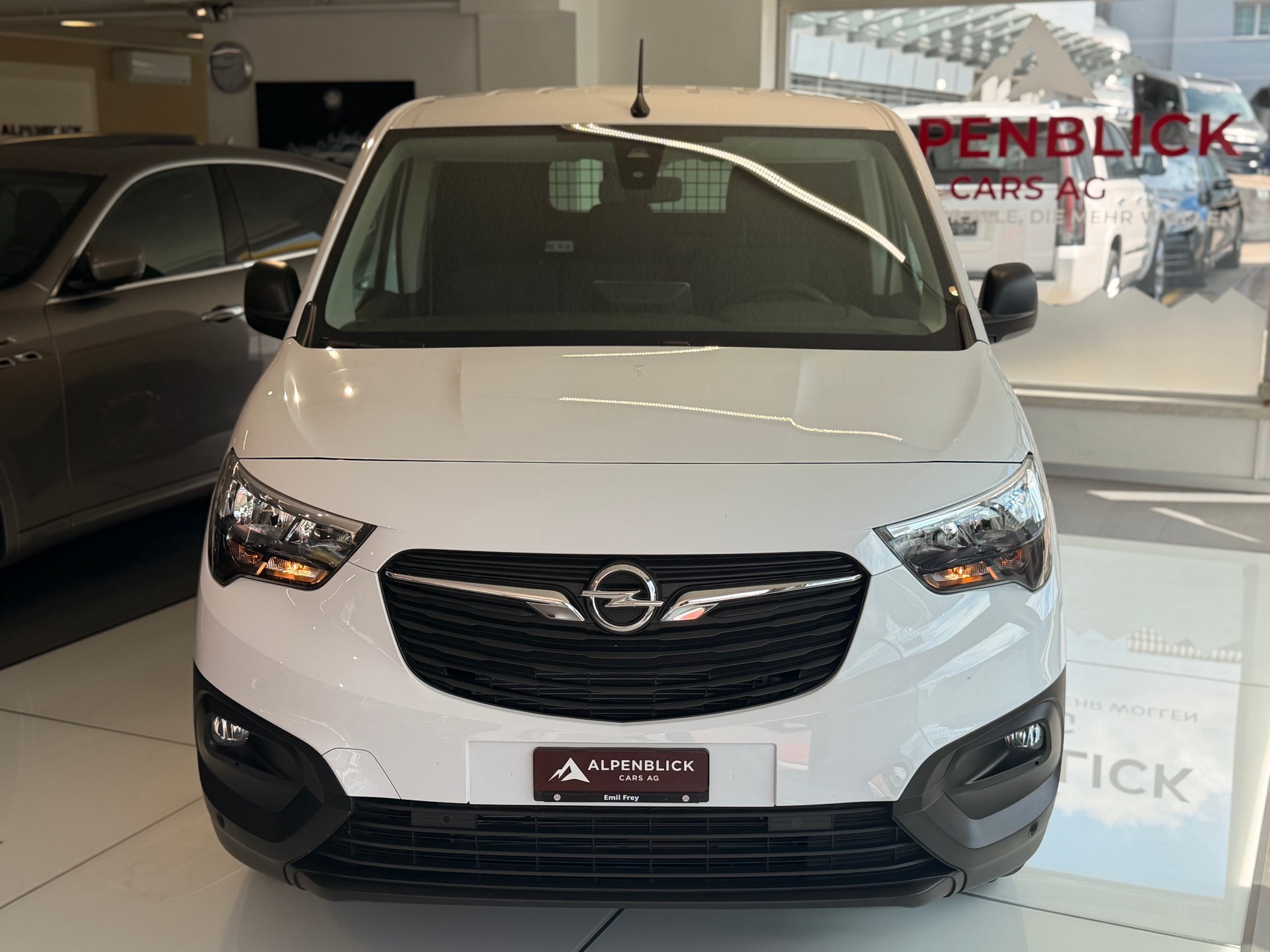 OPEL Combo-e Cargo Blitz-showroom-element-2