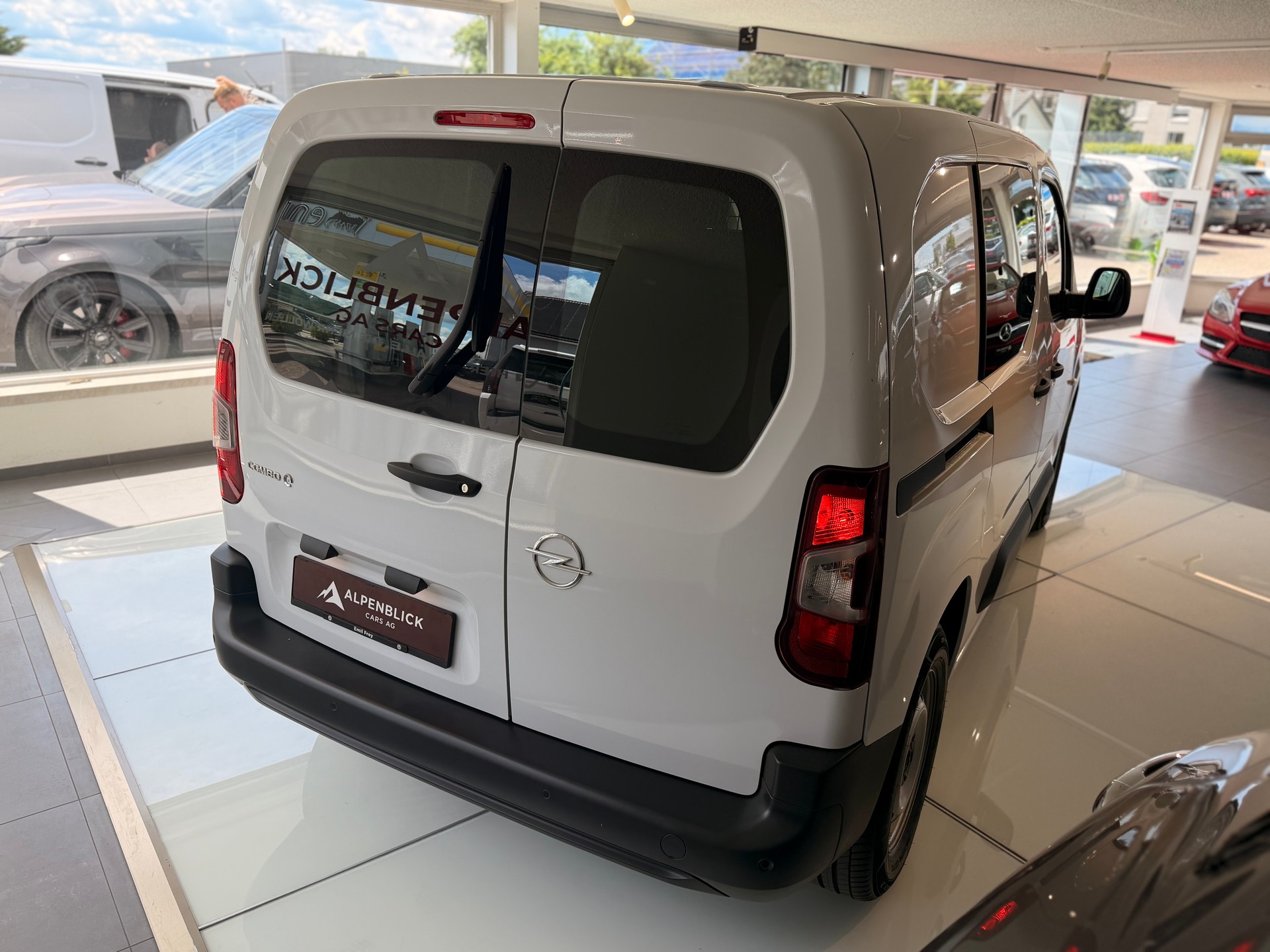 OPEL Combo-e Cargo Blitz-image-4