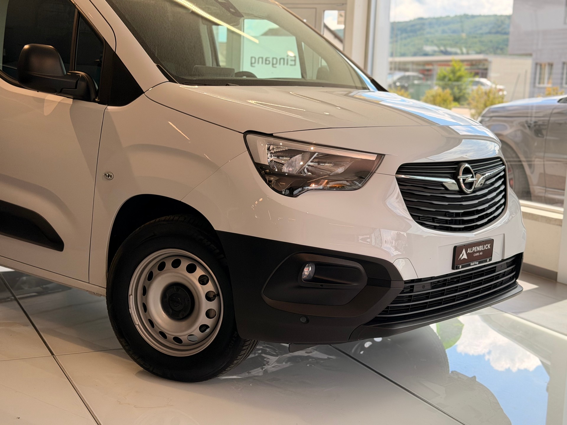 OPEL Combo-e Cargo Blitz-showroom-element-3