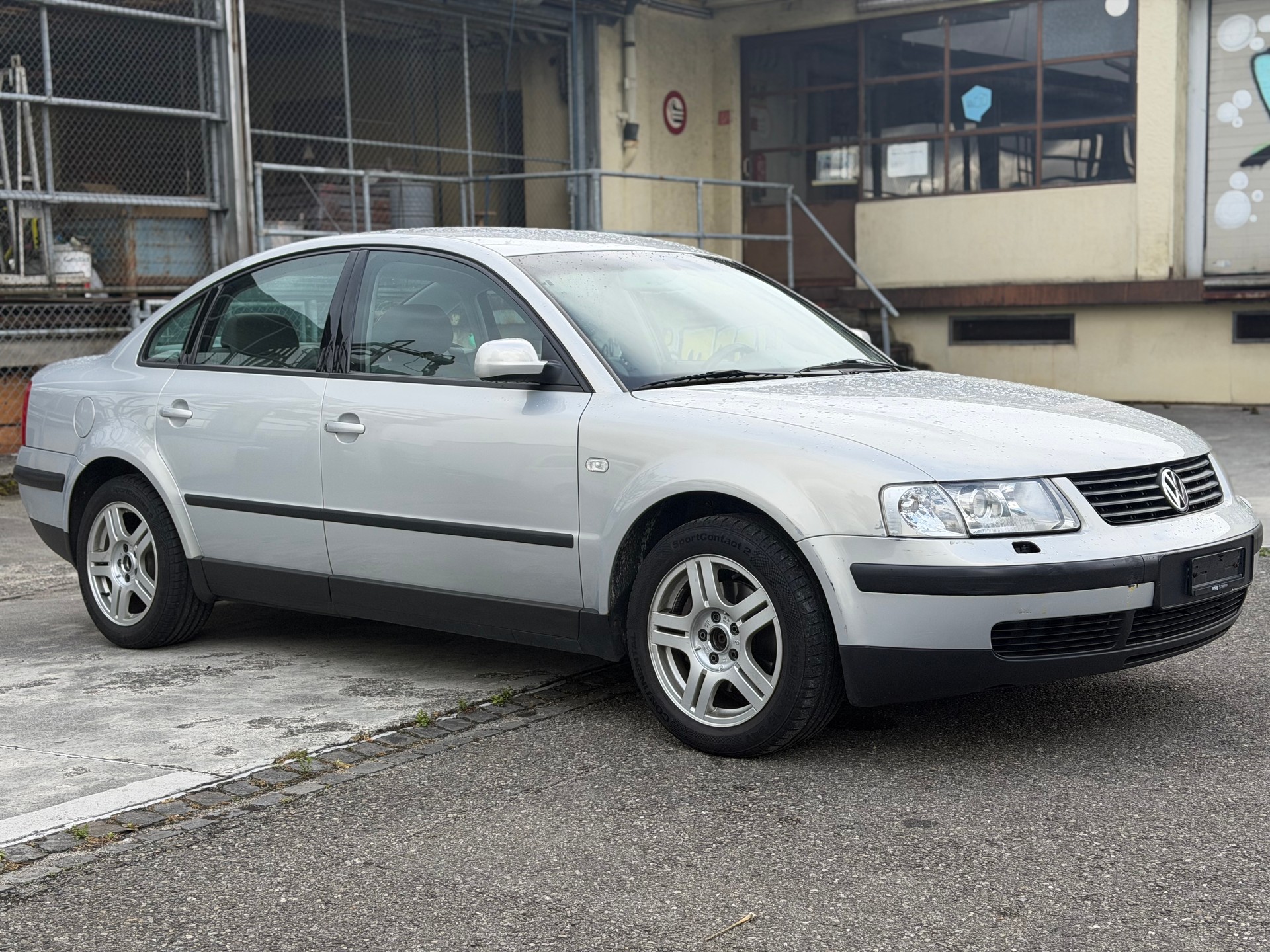 VW Passat 1.8 T Highline-image-1