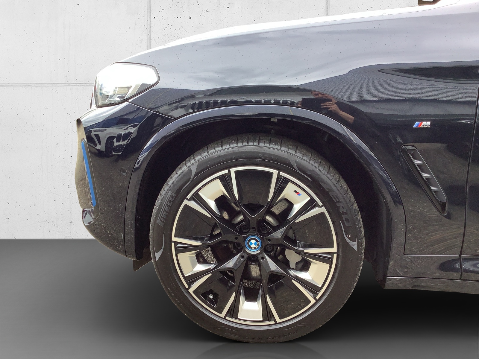 BMW iX3 Impressive-image-11
