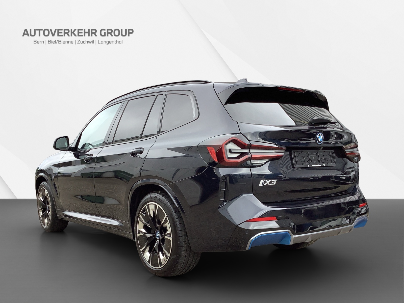 BMW iX3 Impressive-showroom-element-3