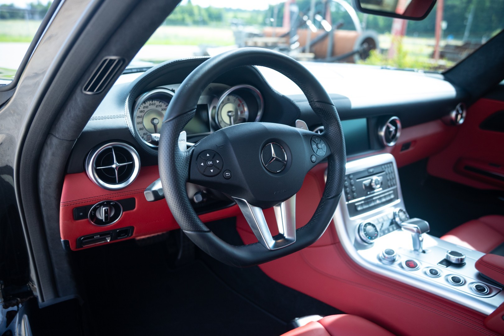 MERCEDES-BENZ SLS 63 AMG Speedshift-image-11