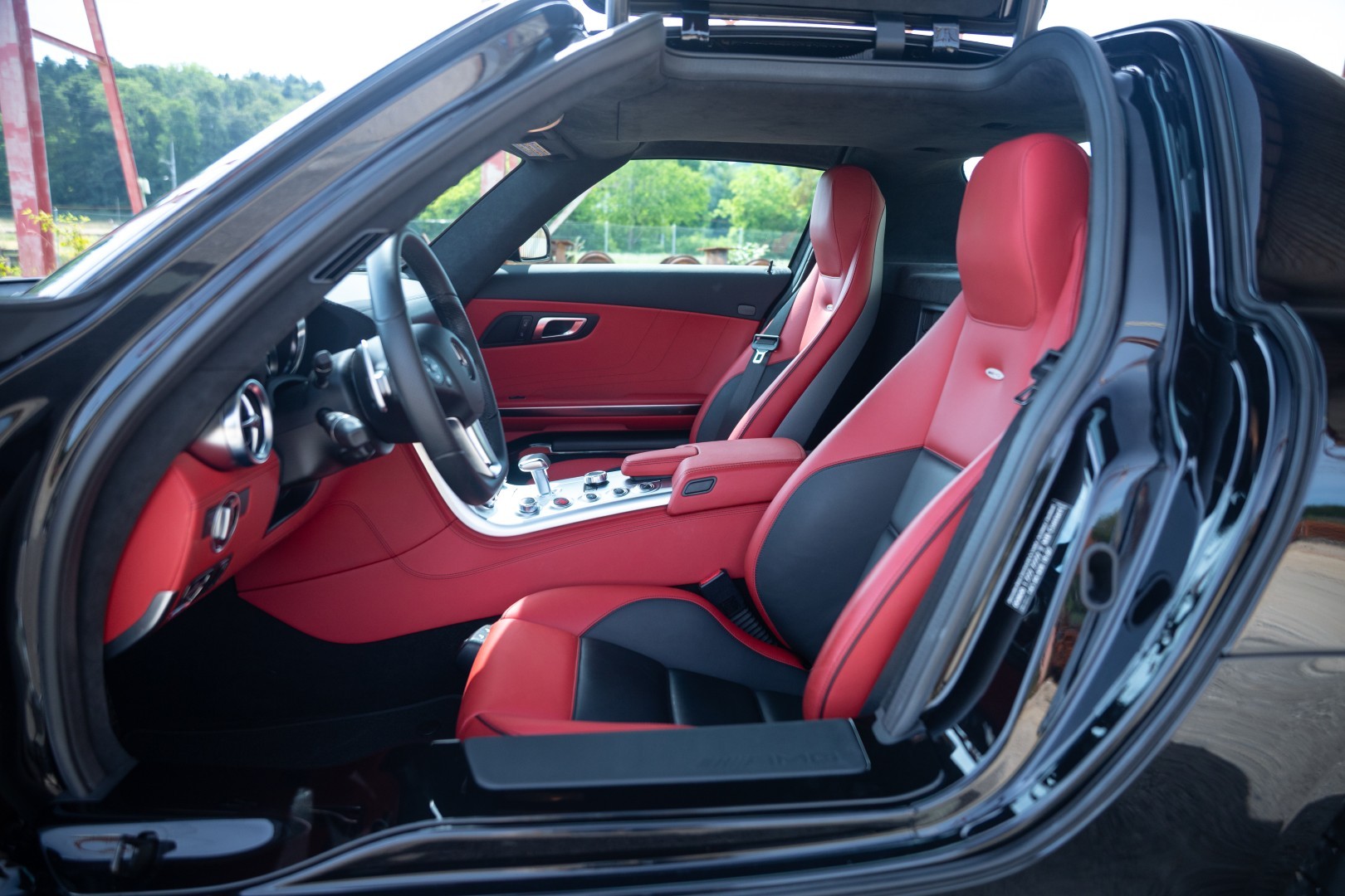 MERCEDES-BENZ SLS 63 AMG Speedshift-image-10