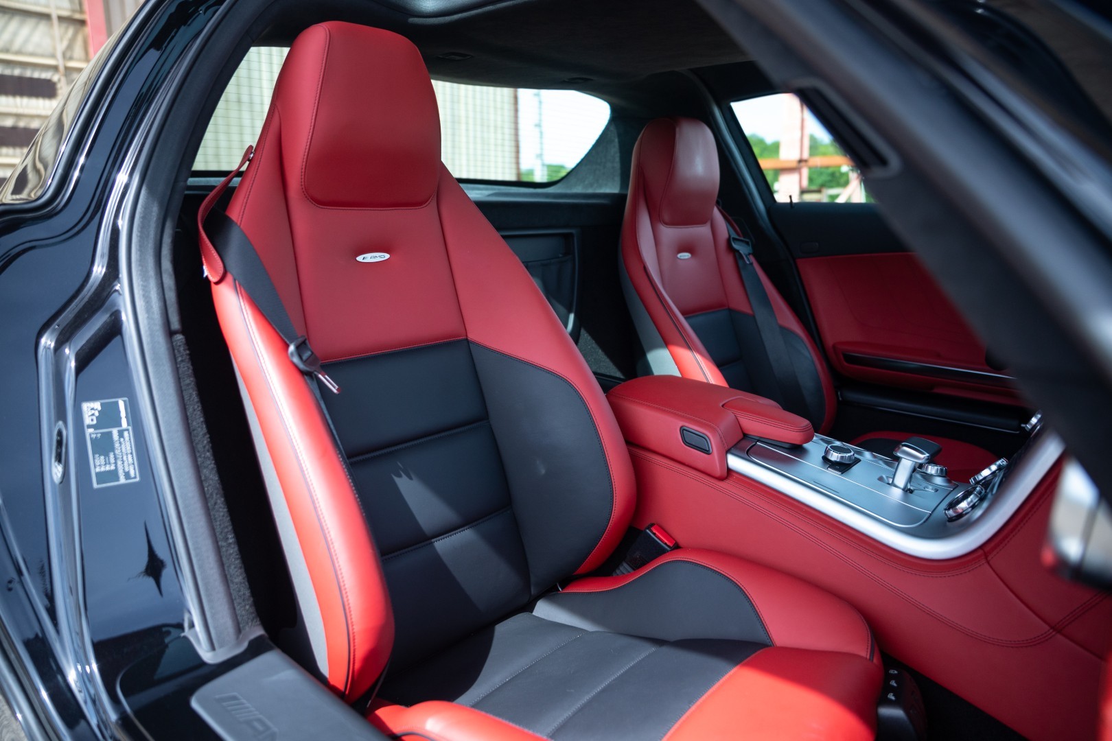 MERCEDES-BENZ SLS 63 AMG Speedshift-image-13