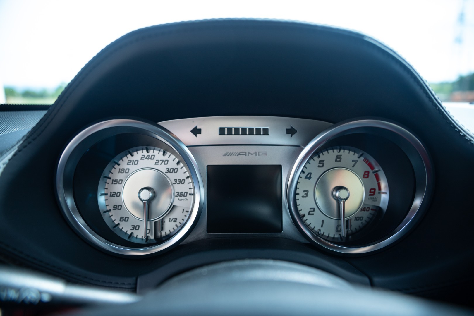 MERCEDES-BENZ SLS 63 AMG Speedshift-image-14