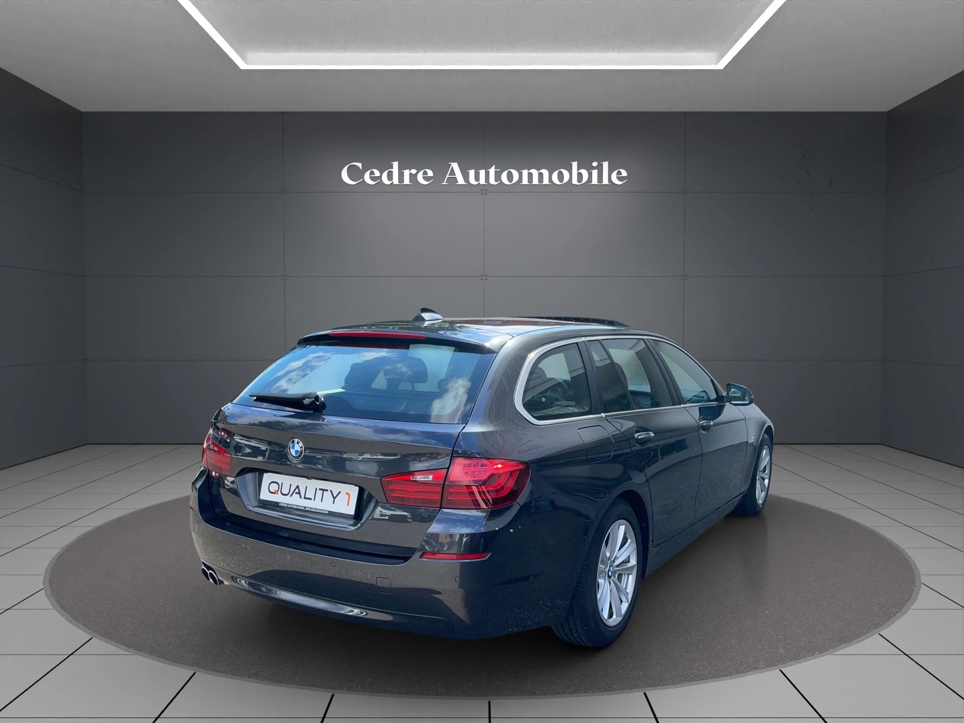 BMW 530d Touring xDrive Steptronic-showroom-element-2