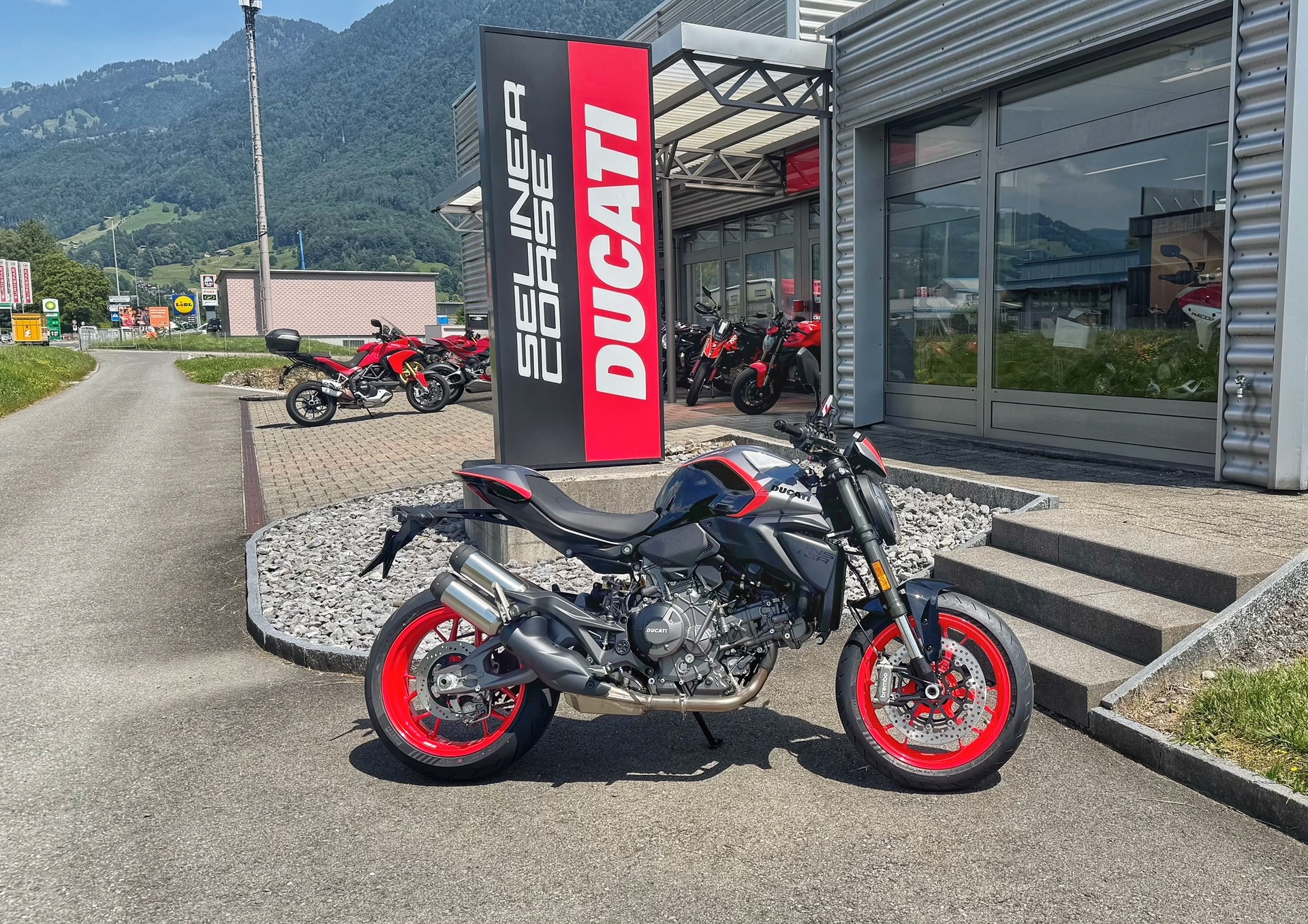DUCATI Monster+ 890-image-3