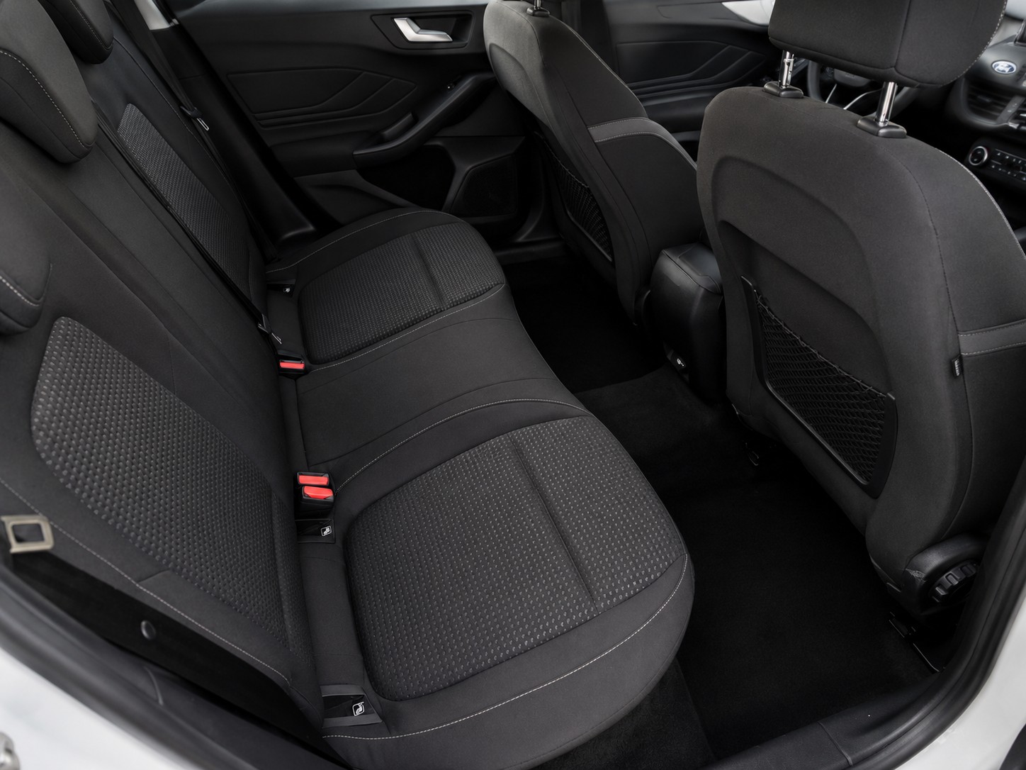 FORD Focus 1.5 TDCi Business Automatic-image-9