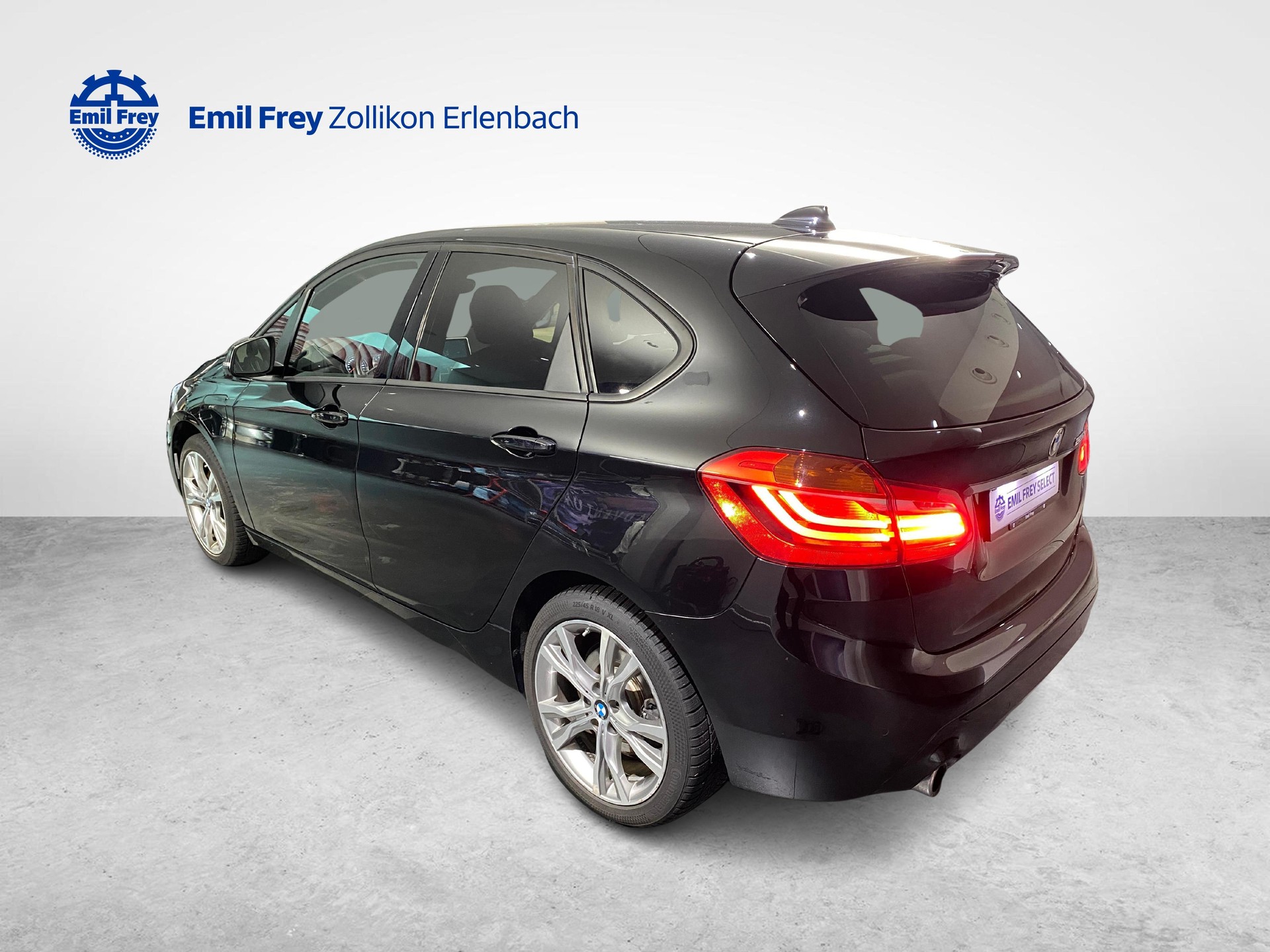 BMW 225xe Active Tourer-showroom-element-2
