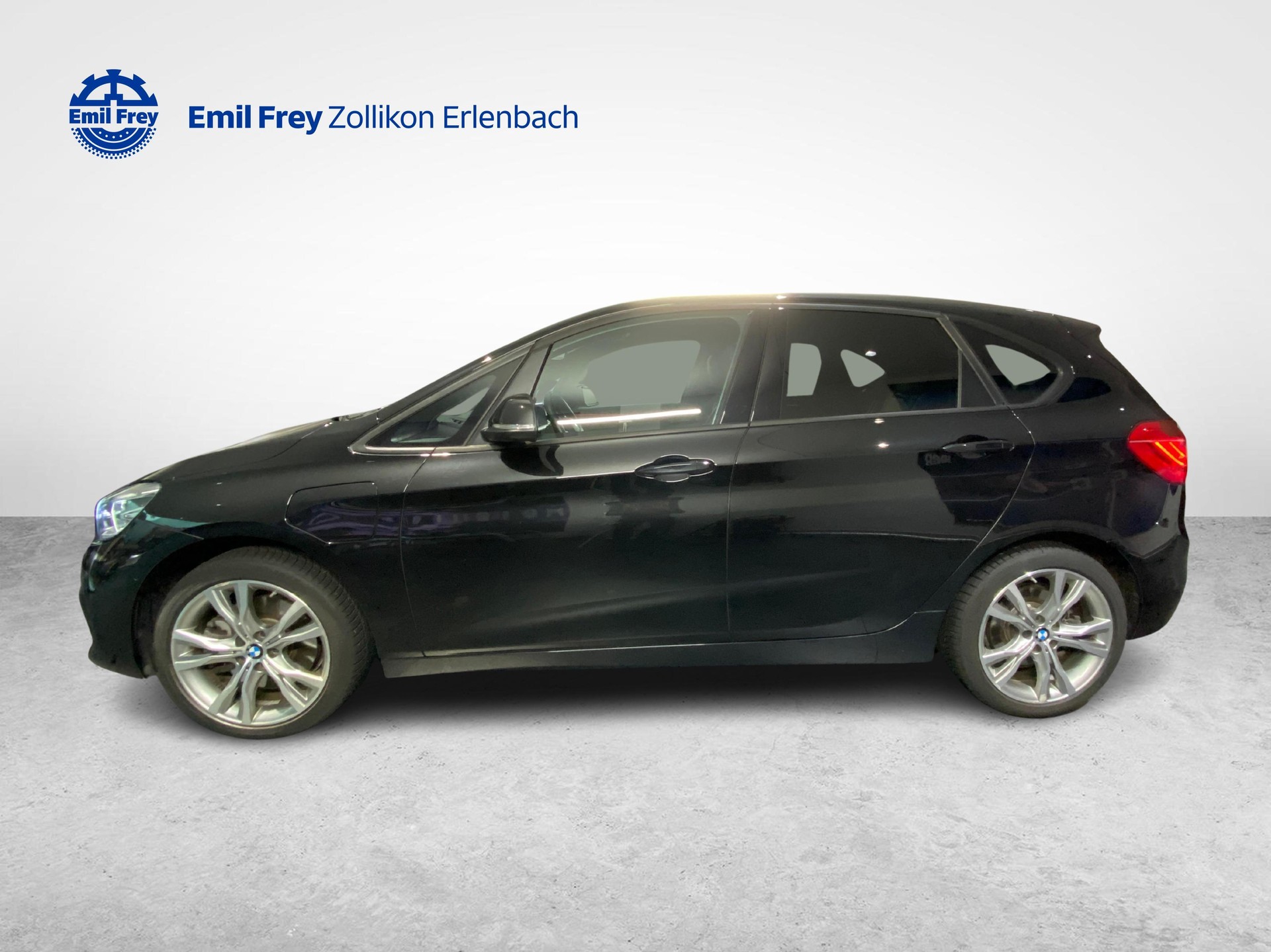 BMW 225xe Active Tourer-showroom-element-1