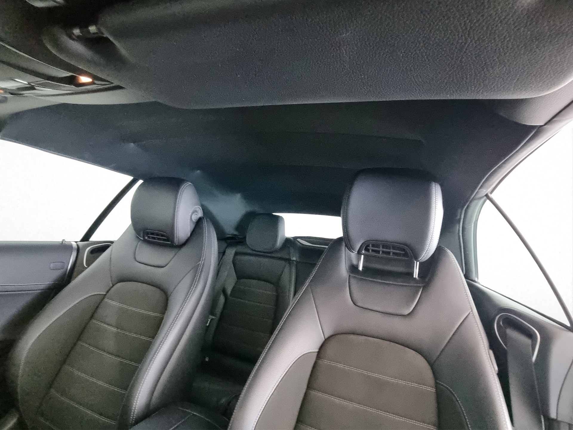 MERCEDES-BENZ C 200 AMG Line 4matic Cabriolet-image-12
