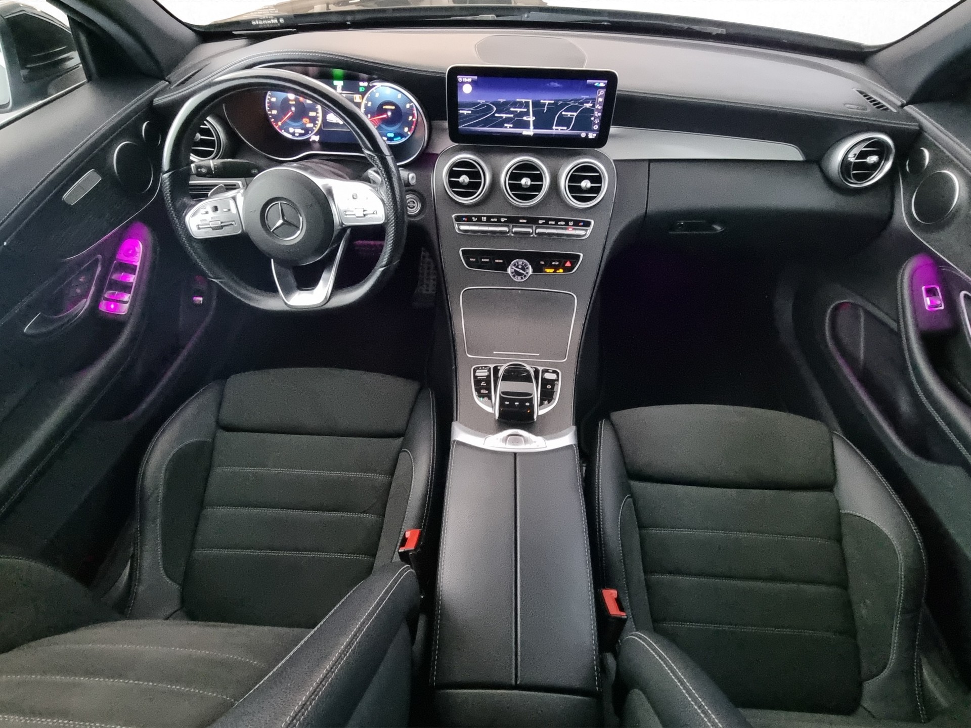 MERCEDES-BENZ C 200 AMG Line 4matic Cabriolet-image-7