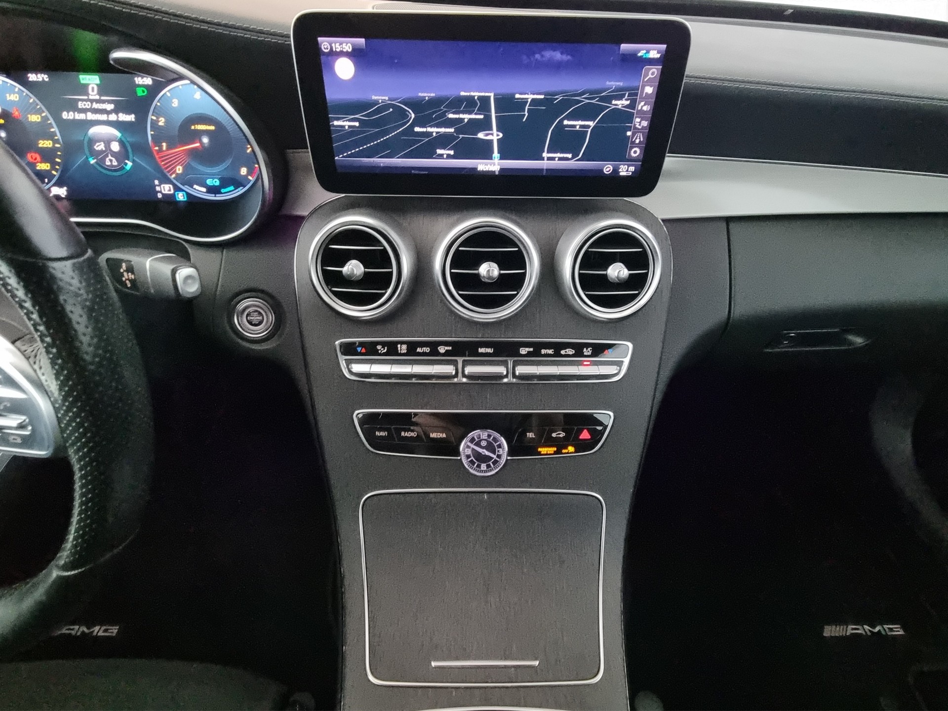 MERCEDES-BENZ C 200 AMG Line 4matic Cabriolet-image-9