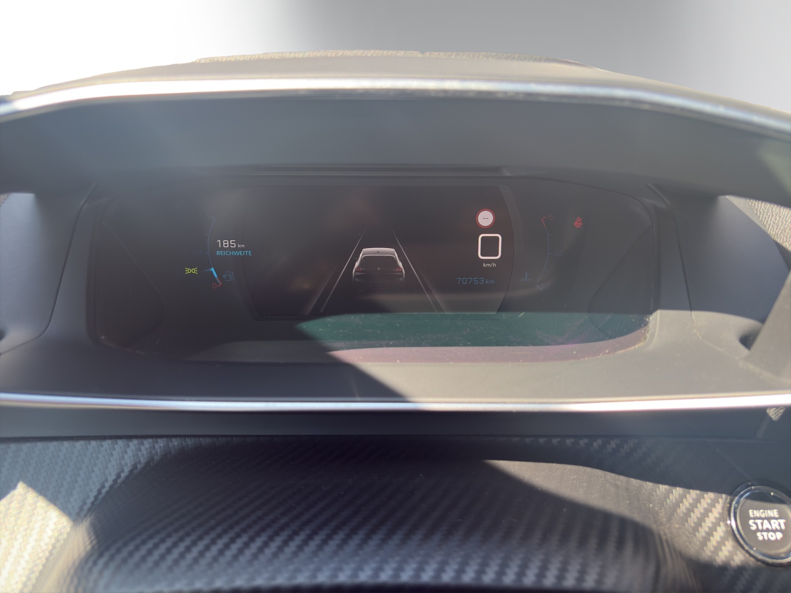 PEUGEOT 208 1.2 PureTech Allure-image-18
