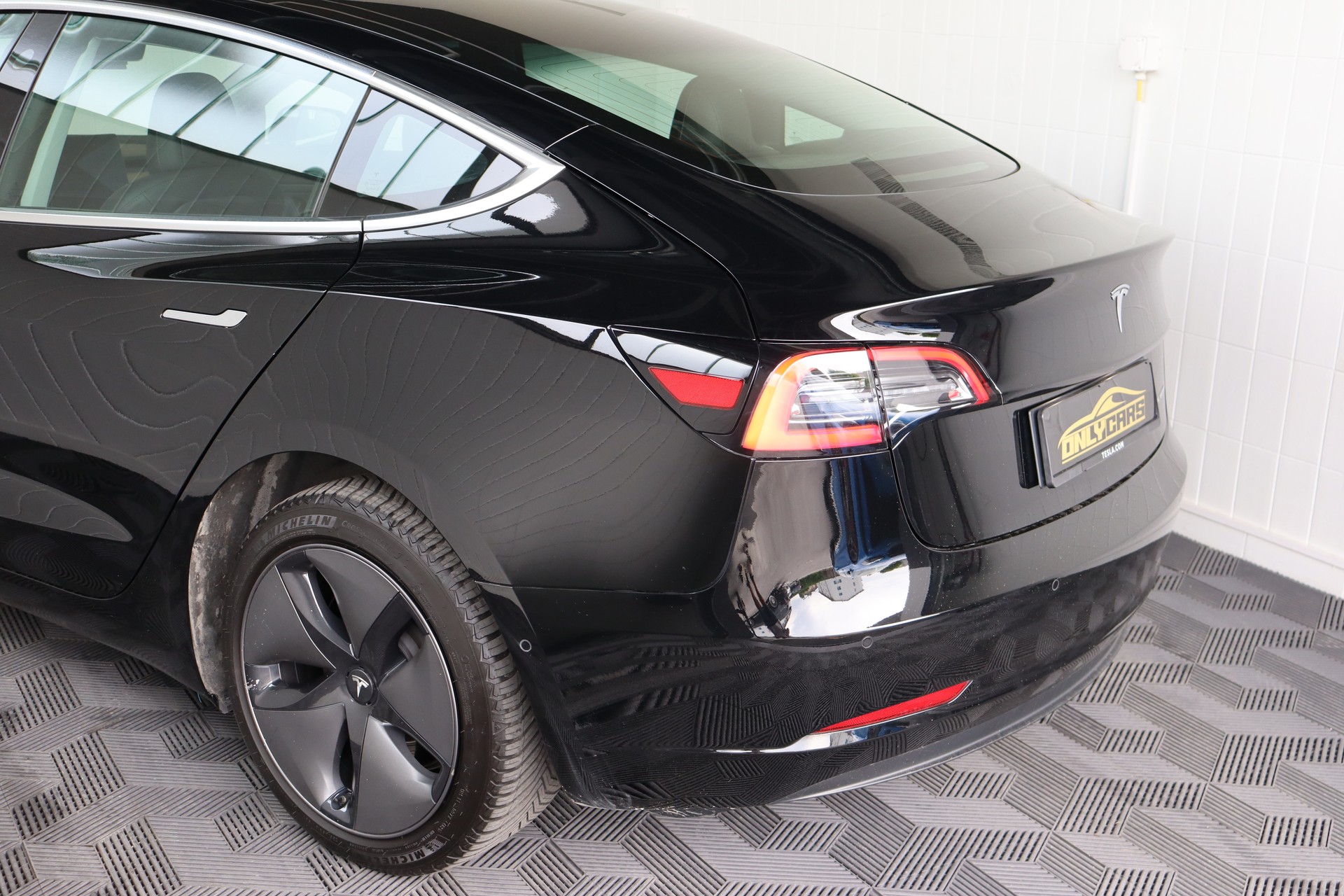 TESLA Model 3 Long Range Dual Motor AWD-image-27