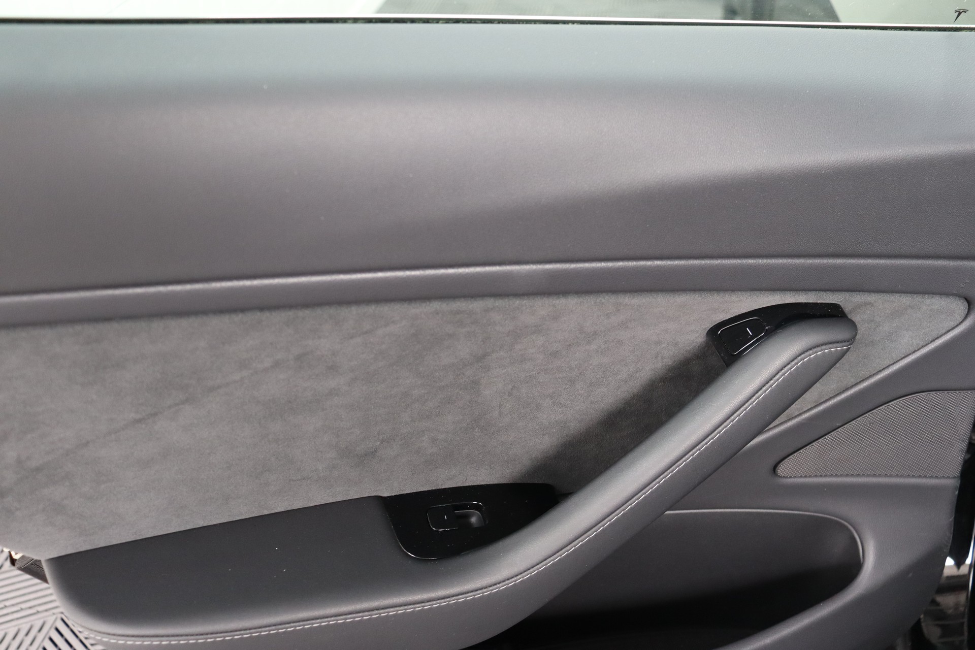 TESLA Model 3 Long Range Dual Motor AWD-image-14