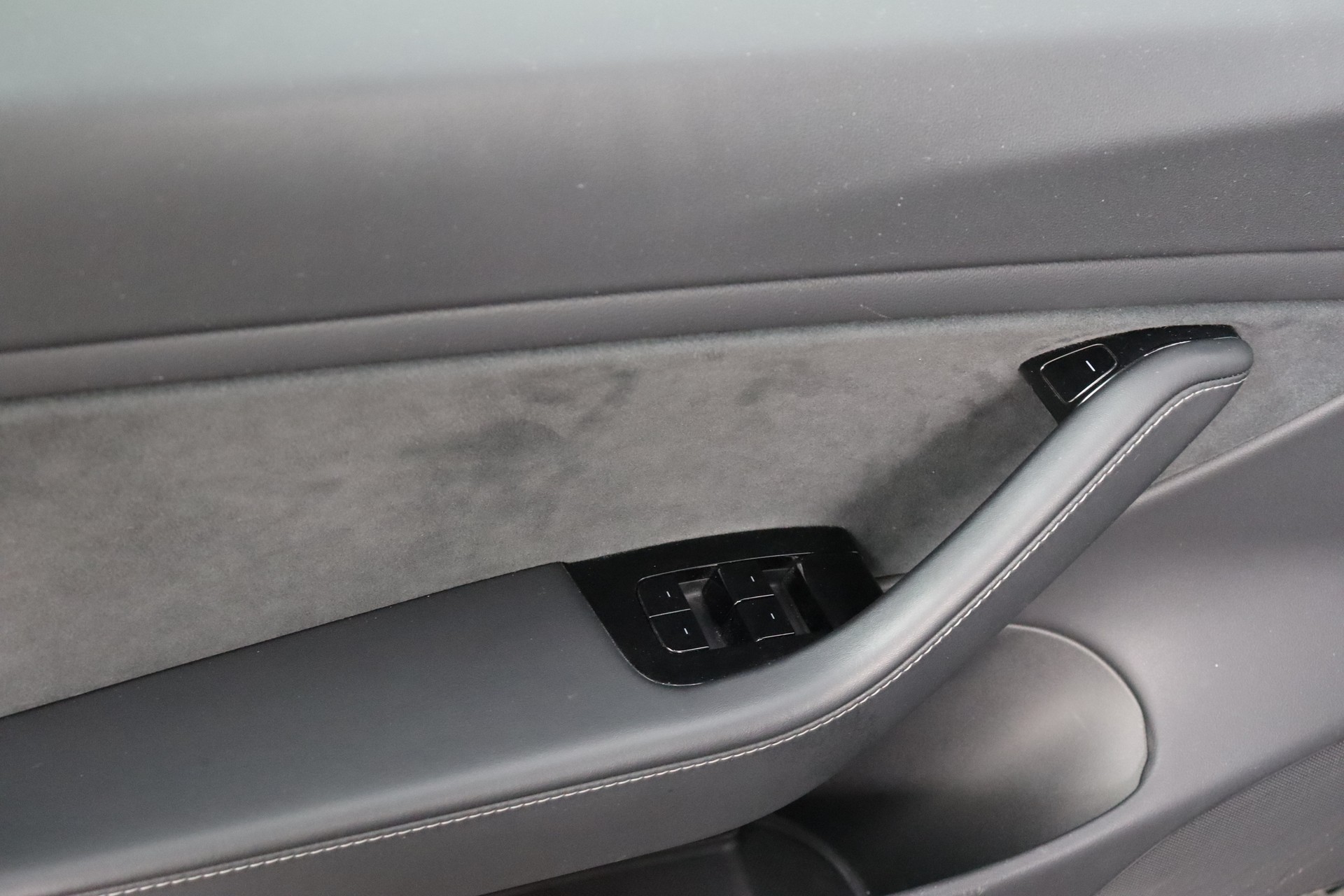 TESLA Model 3 Long Range Dual Motor AWD-image-16