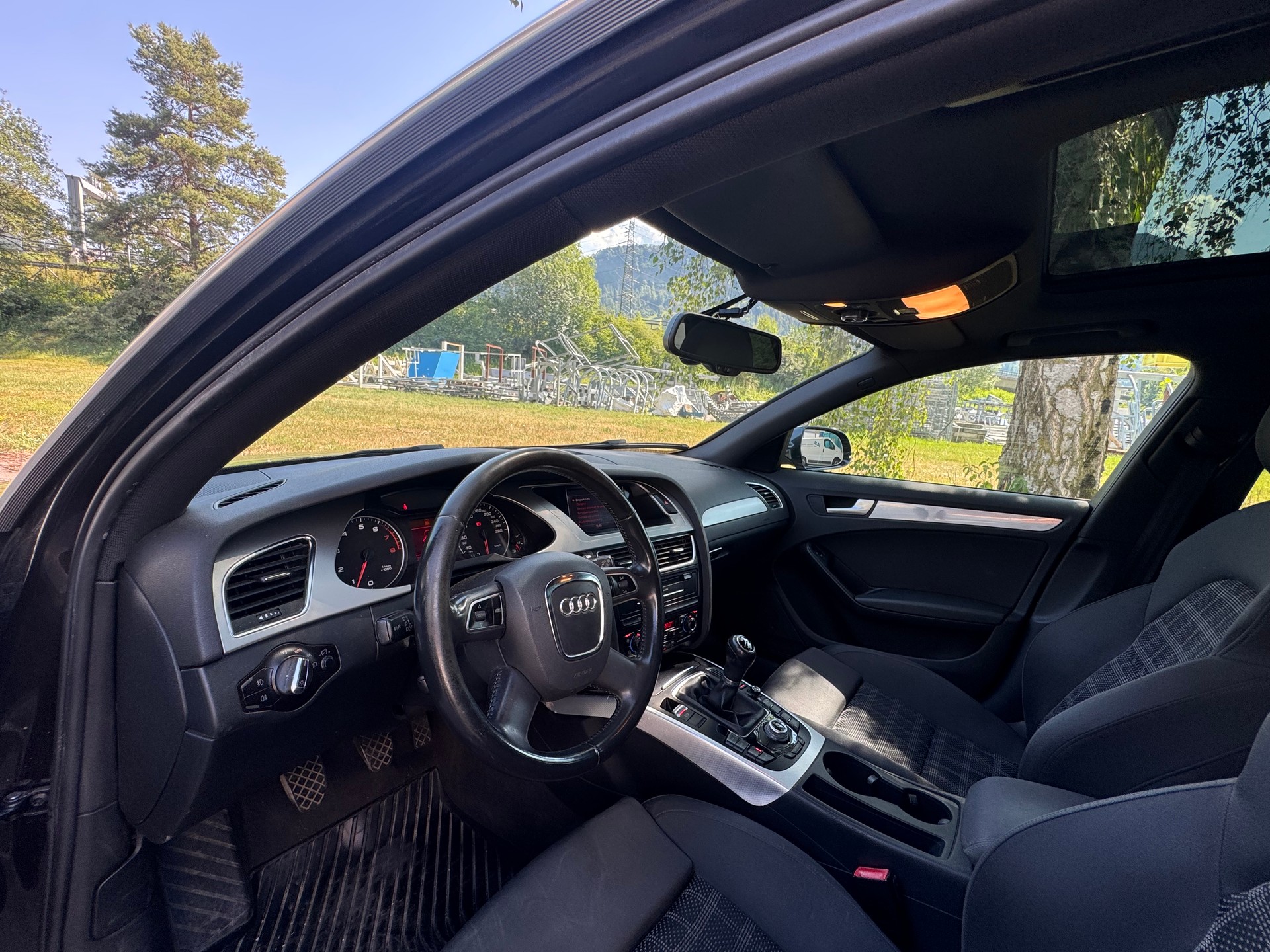 AUDI A4 Avant 2.0 TFSI-image-15