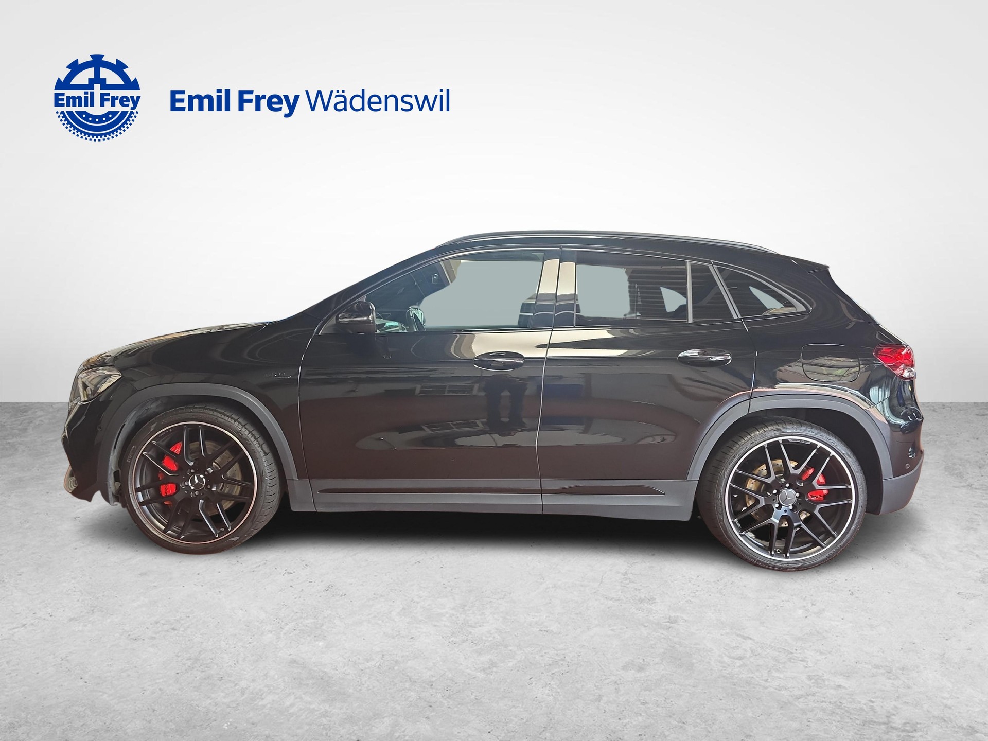 MERCEDES-BENZ GLA 45 S AMG 4MATIC+-showroom-element-1