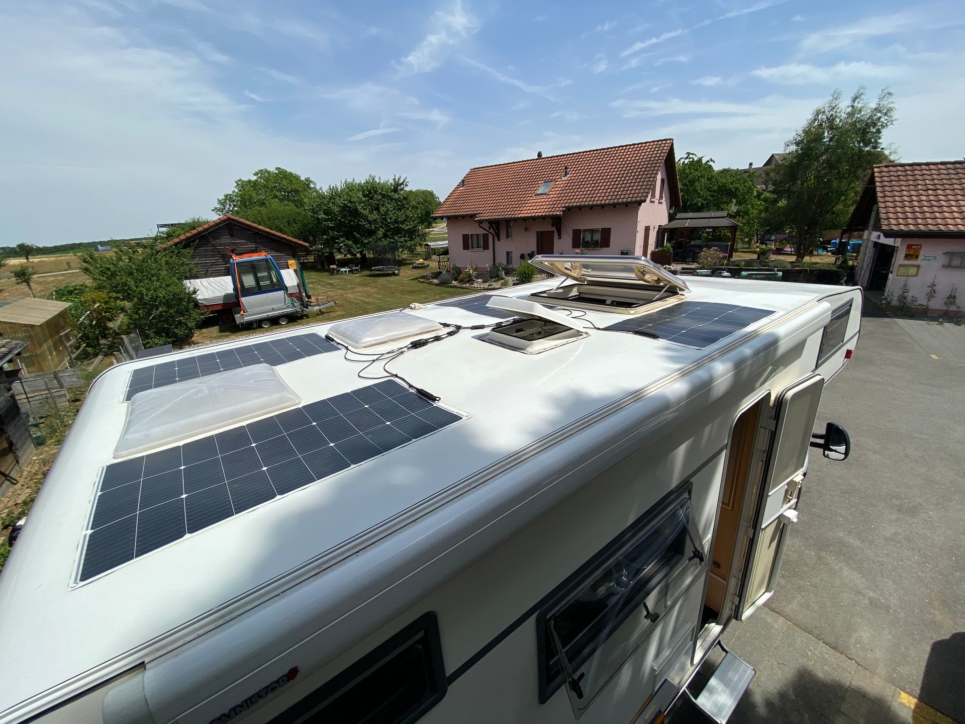 EURA MOBIL S635VB- 400Ah LiFePo4- 400W solar- 3000w converter- navi Garmin RV 852- autarcie 4 saisons-image-9