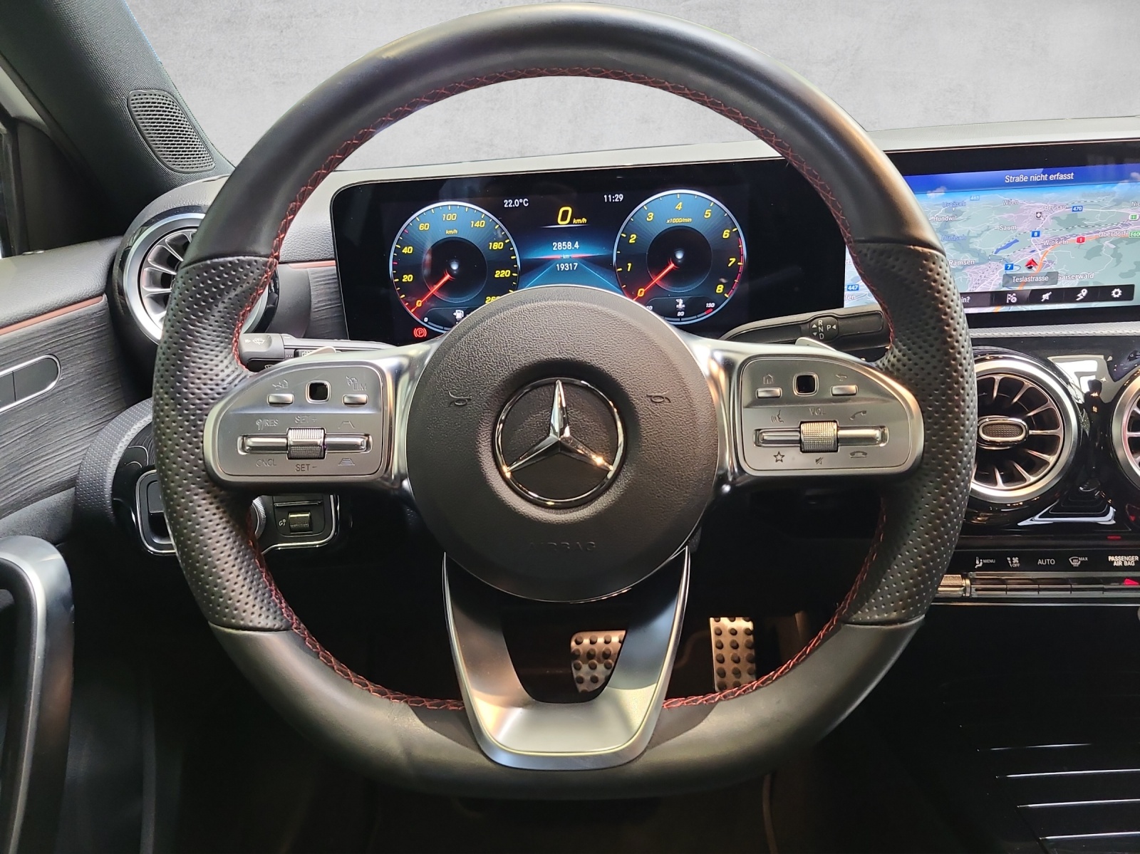 MERCEDES-BENZ A 250 4Matic AMG Line 4Matic 7G-DCT-image-12