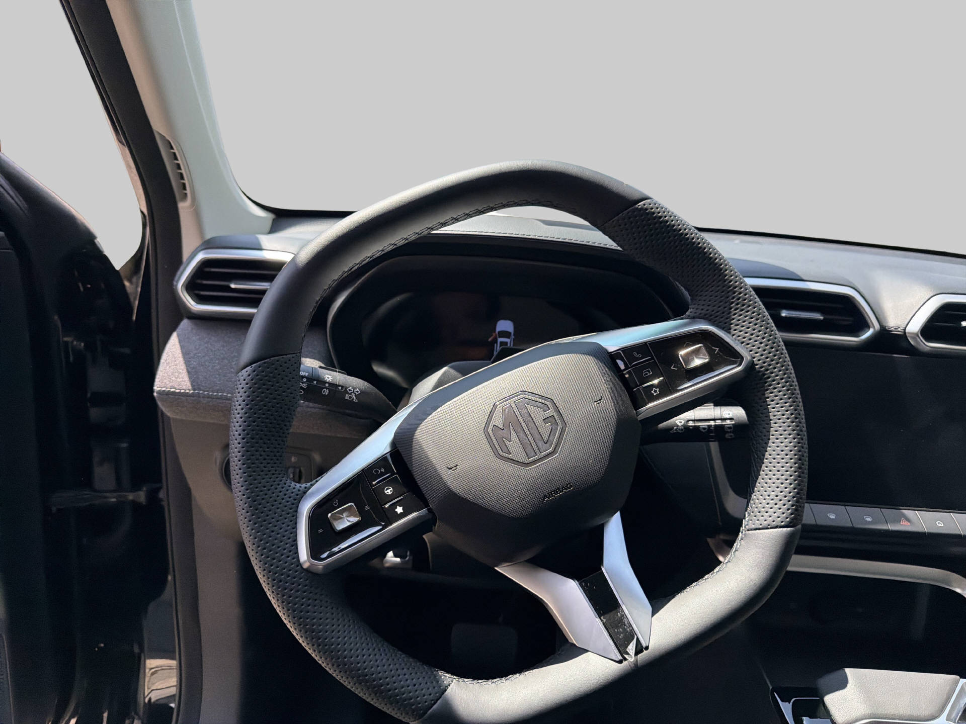 MG ZS 1.5 Hybrid+ Comfort-image-4