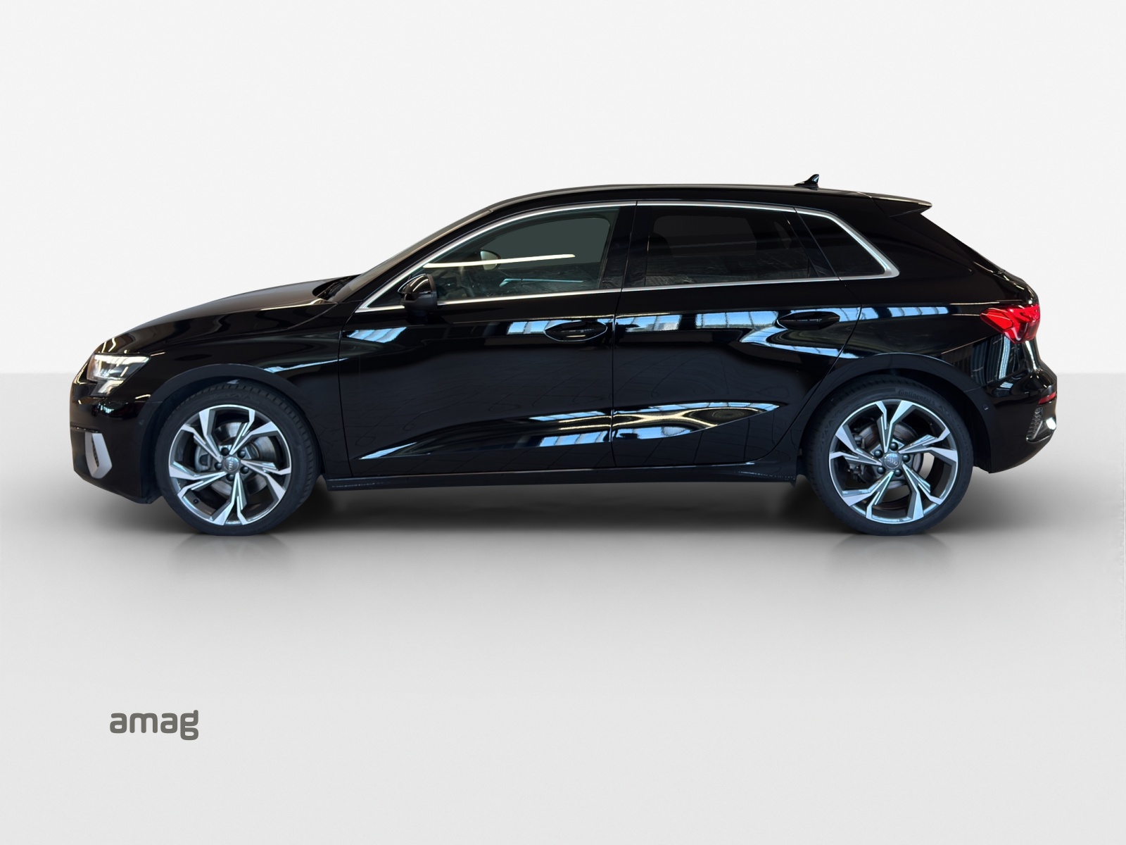 AUDI A3 Sportback 35 TFSI advanced Attraction S-tronic-showroom-element-1