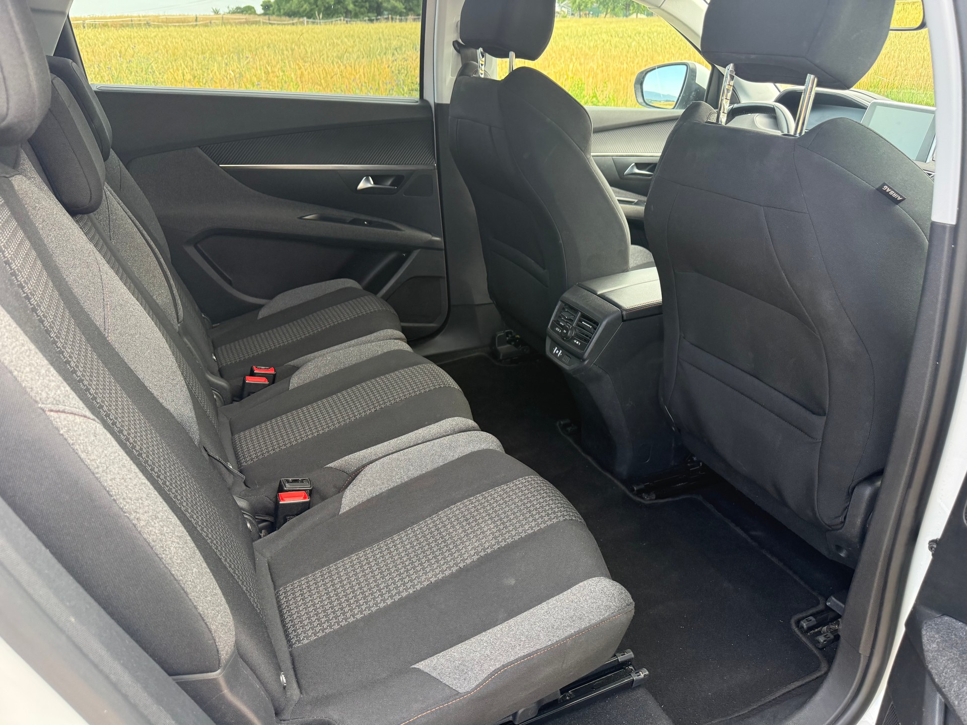 PEUGEOT 5008 1.5 BlueHDi Allure EAT-image-7