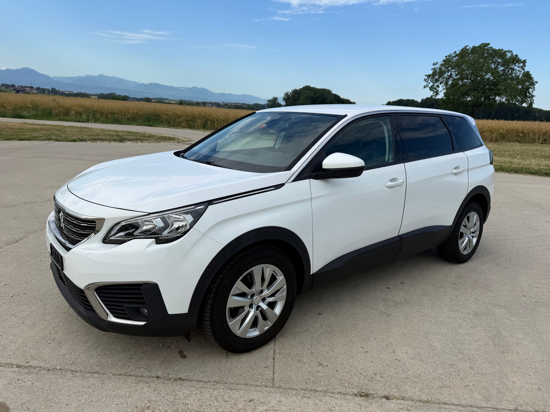 PEUGEOT 5008 1.5 BlueHDi Allure EAT-image-1