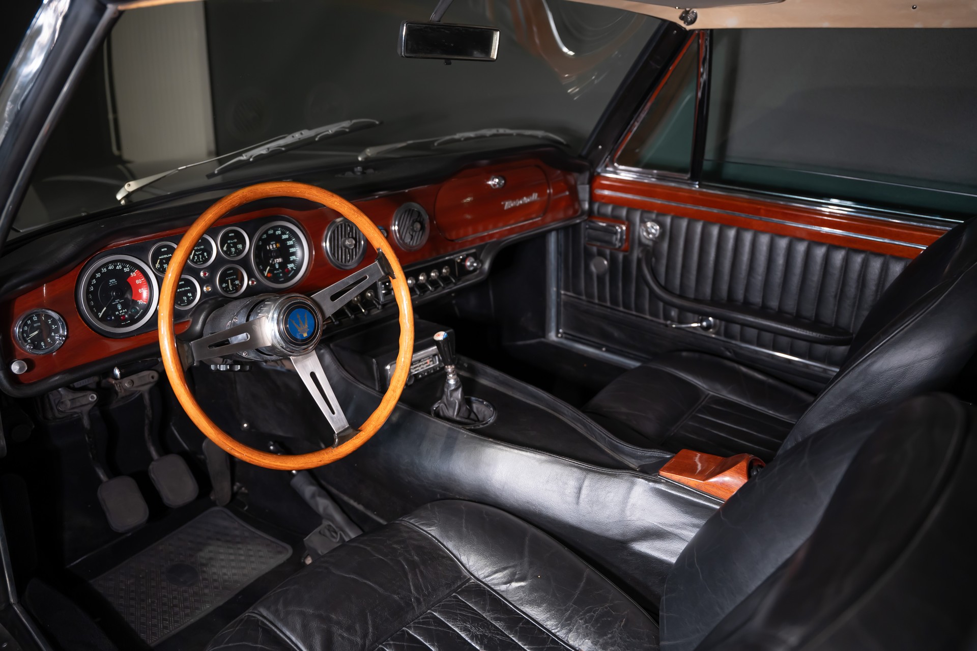 MASERATI Mexico 4.7 V8 by Vignale-image-10