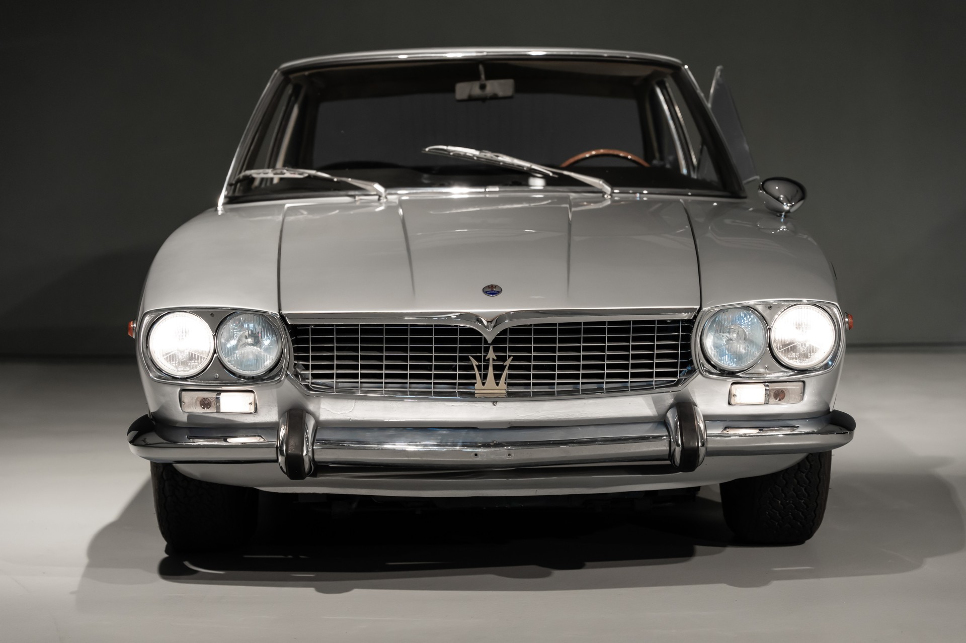 MASERATI Mexico 4.7 V8 by Vignale-showroom-element-3