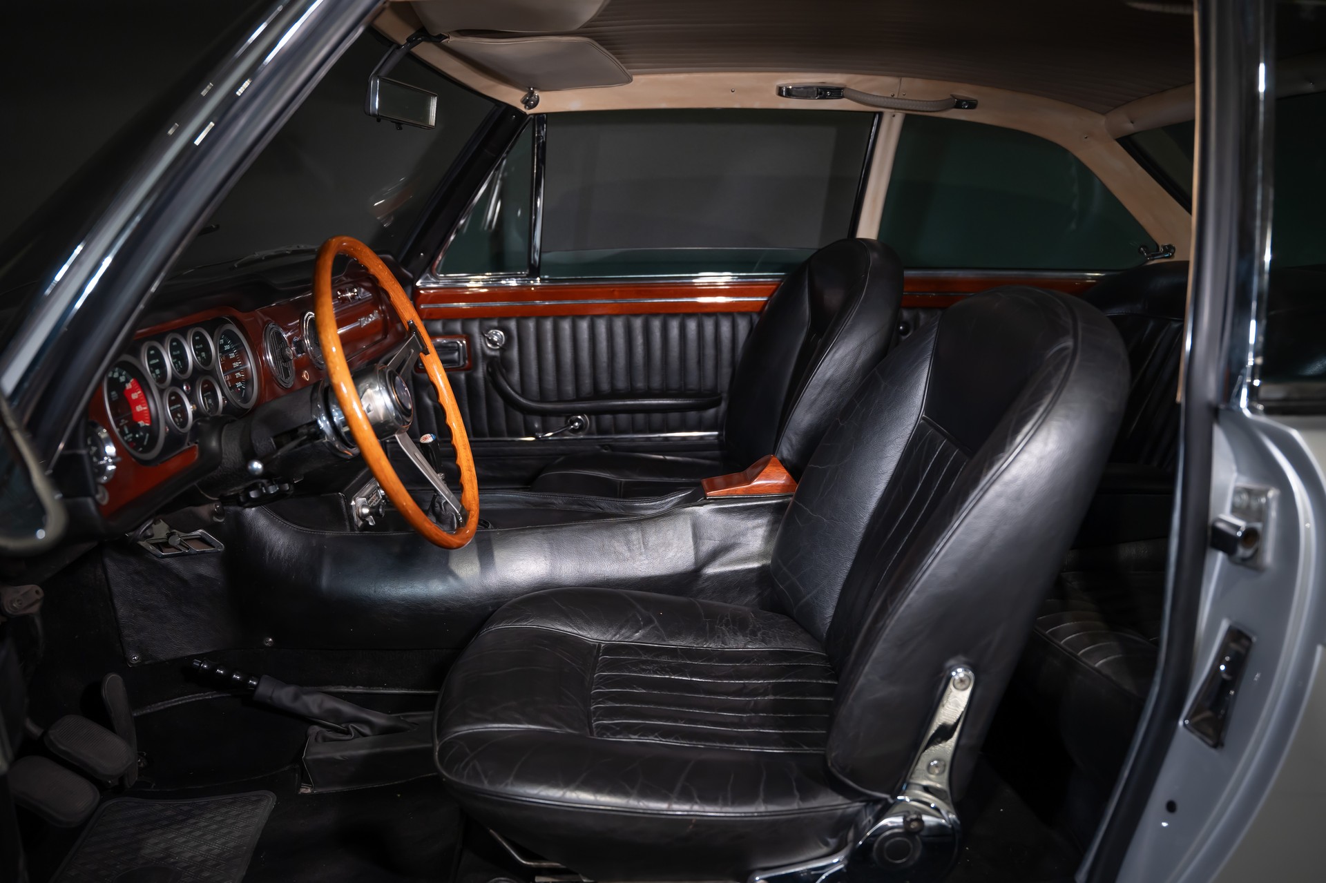 MASERATI Mexico 4.7 V8 by Vignale-image-11