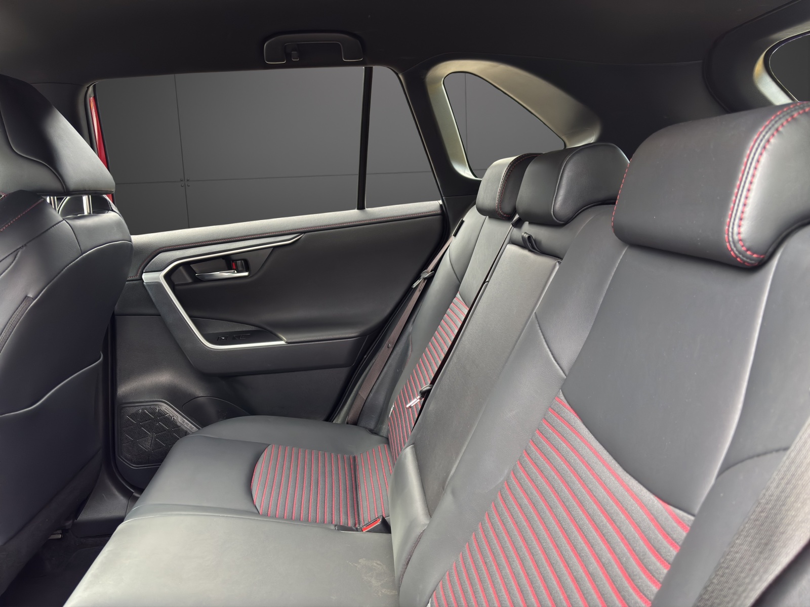 TOYOTA RAV-4 2.5 PHEV Premium e-CVT 4WD-image-11