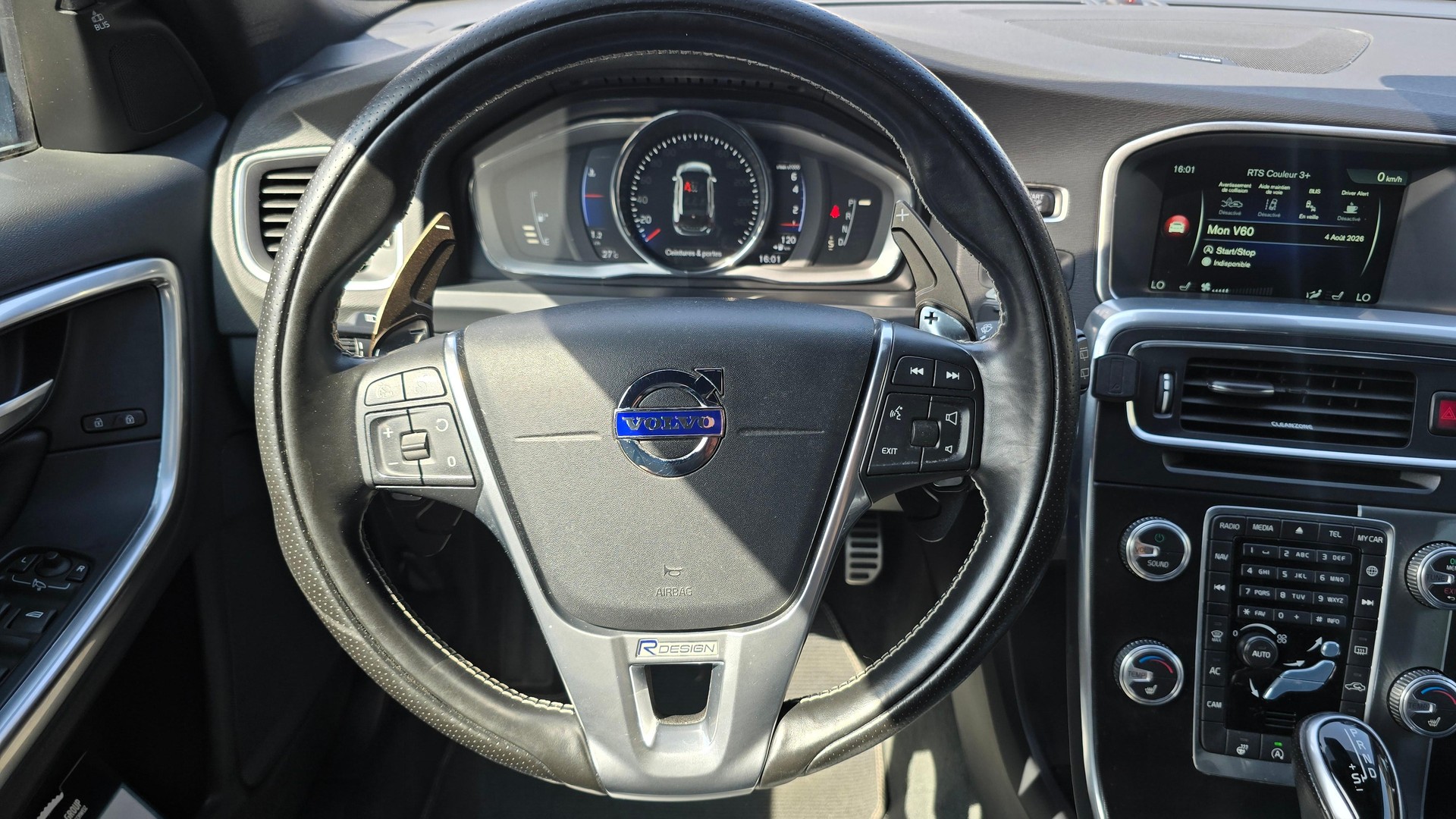VOLVO V60 2.0 T6 Mome. R-Design AWD S/S-image-13