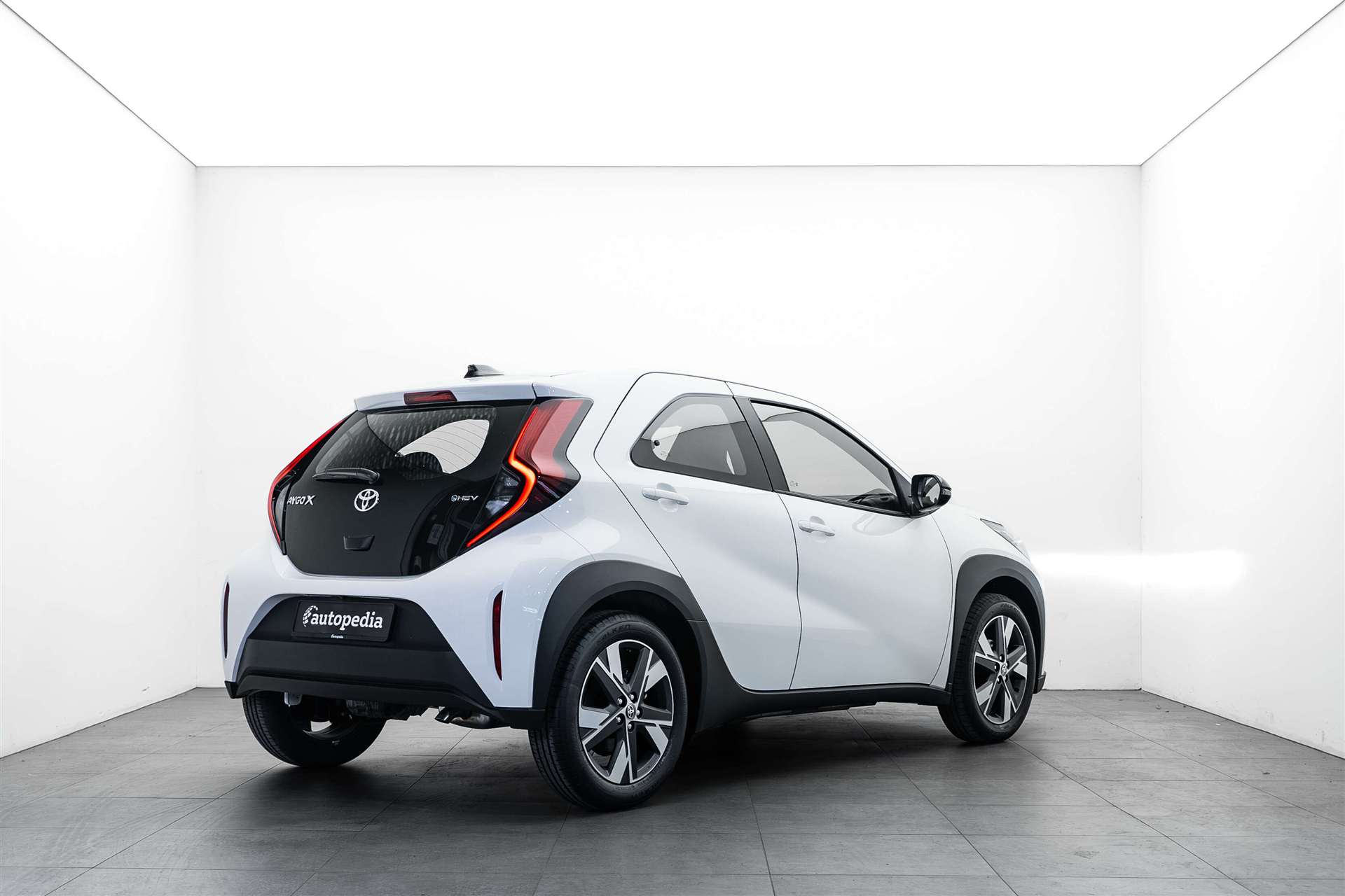 TOYOTA TOYOTA Aygo X 1.5 Comfort NEUES MODELL e-CVT Automat-showroom-element-2