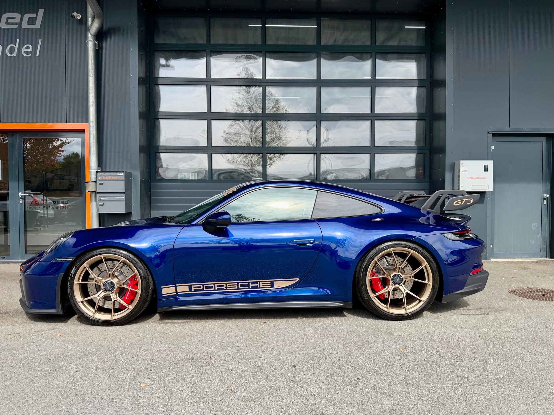 PORSCHE 911 GT3 PDK-showroom-element-1