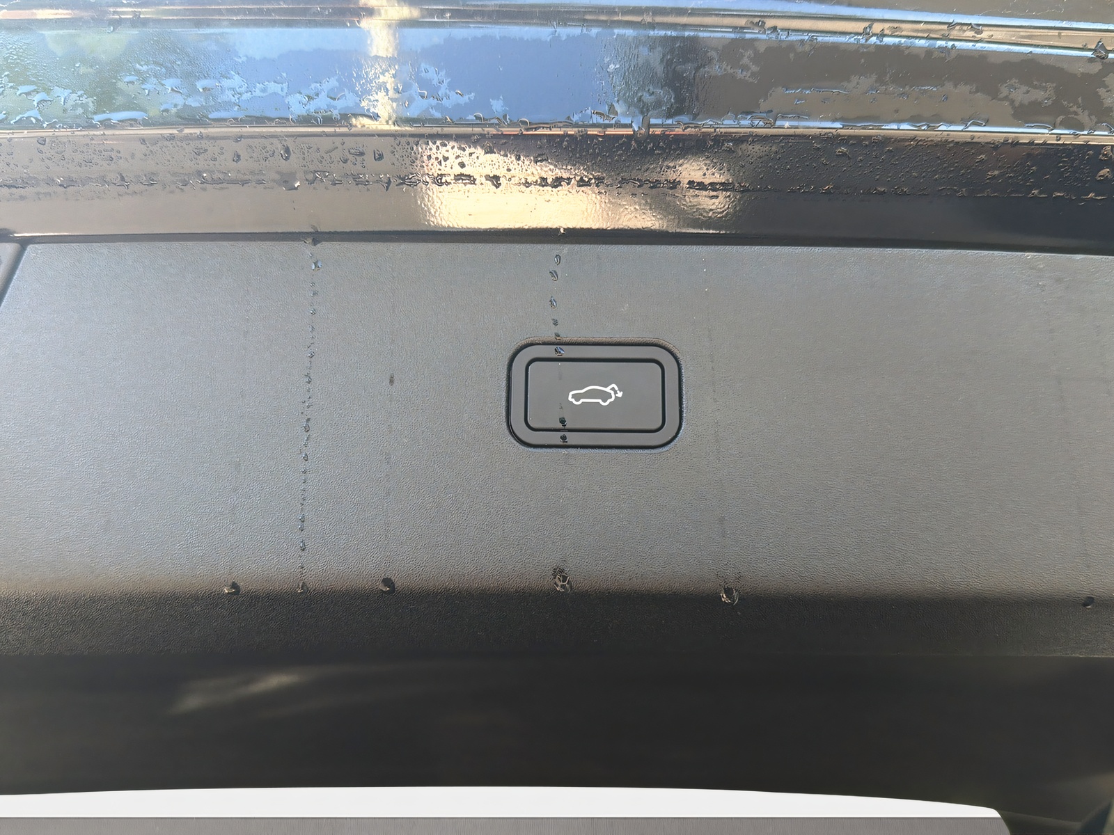 VOLVO EX30 E60 69kWh Twin Ultra-image-17