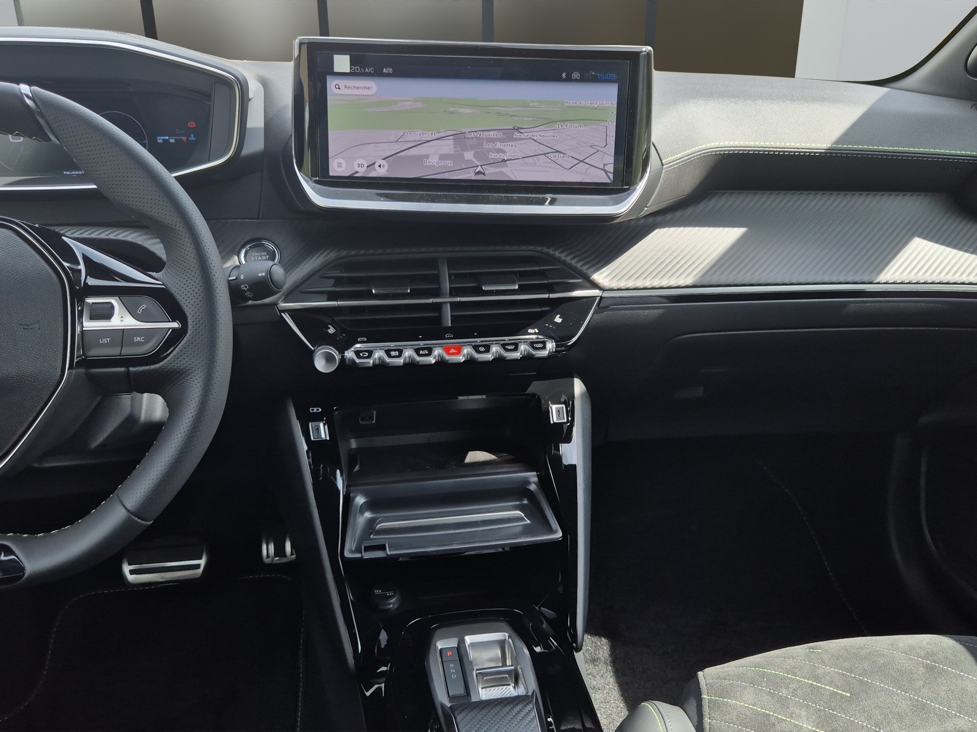 PEUGEOT 208 1.2 Hybrid 145 GT Exclusive-image-19