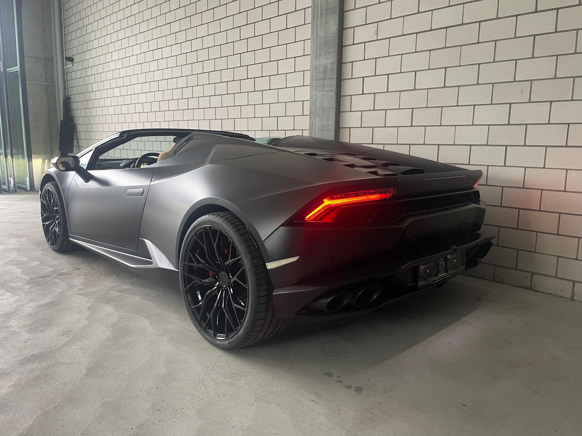 LAMBORGHINI Huracan Spyder DCT RWD Full Carbon + Capristo-showroom-element-2