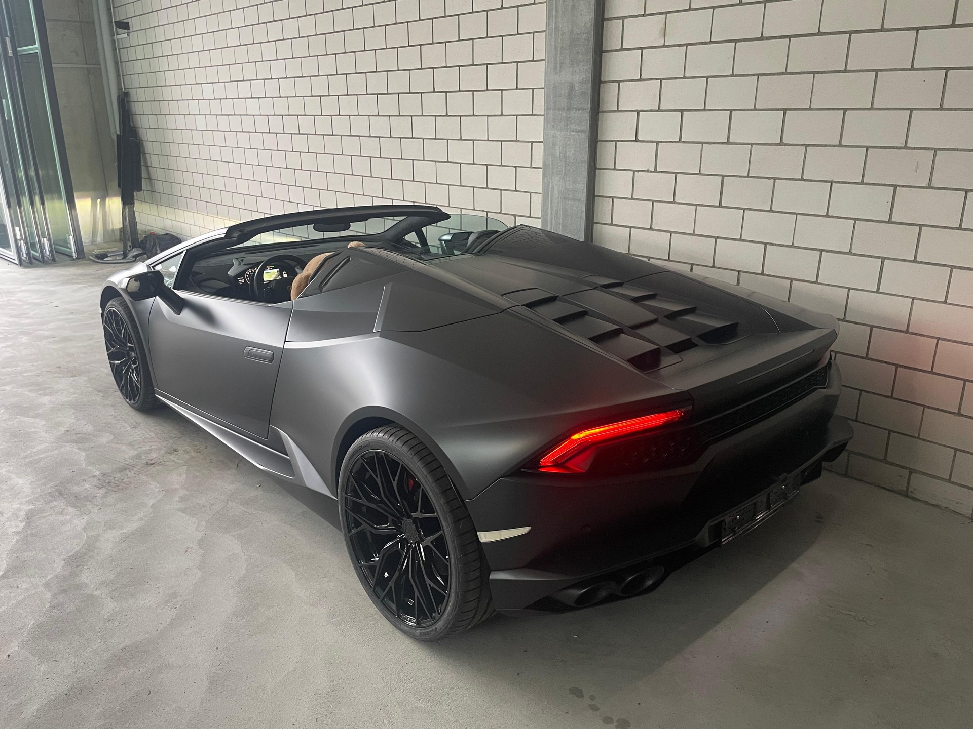 LAMBORGHINI Huracan Spyder DCT RWD Full Carbon + Capristo-showroom-element-3
