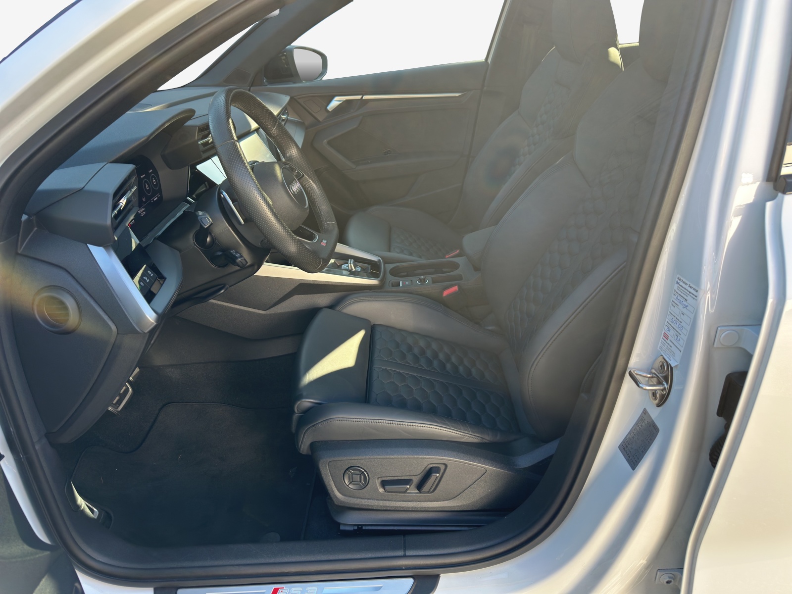 AUDI RS3 Sportback 2.5 TSI quattro S-tronic-image-7