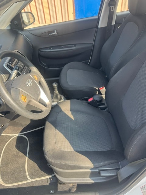 HYUNDAI i20 1.2 Comfort-image-8