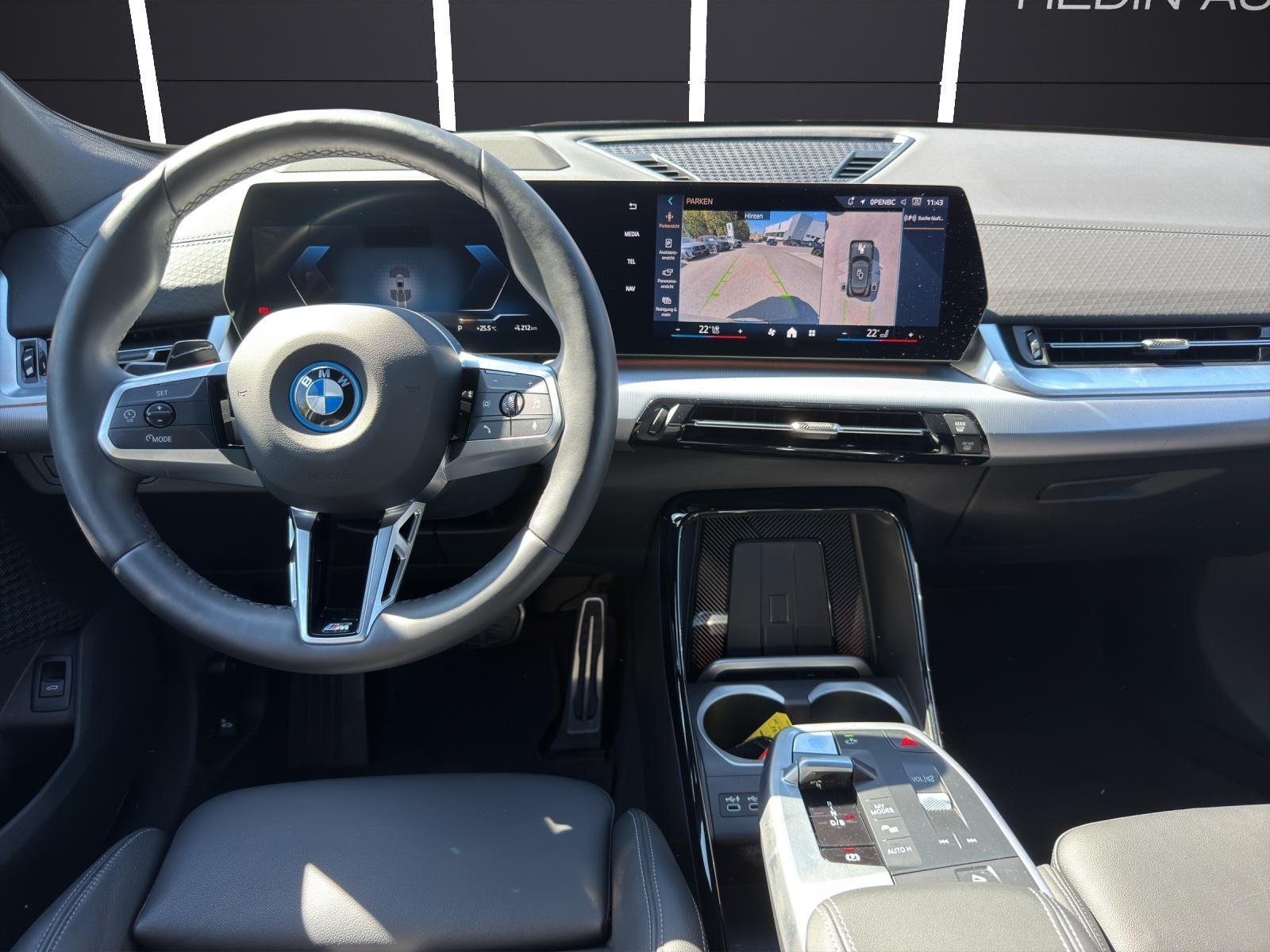 BMW iX2 U10 30 xDrive-image-11