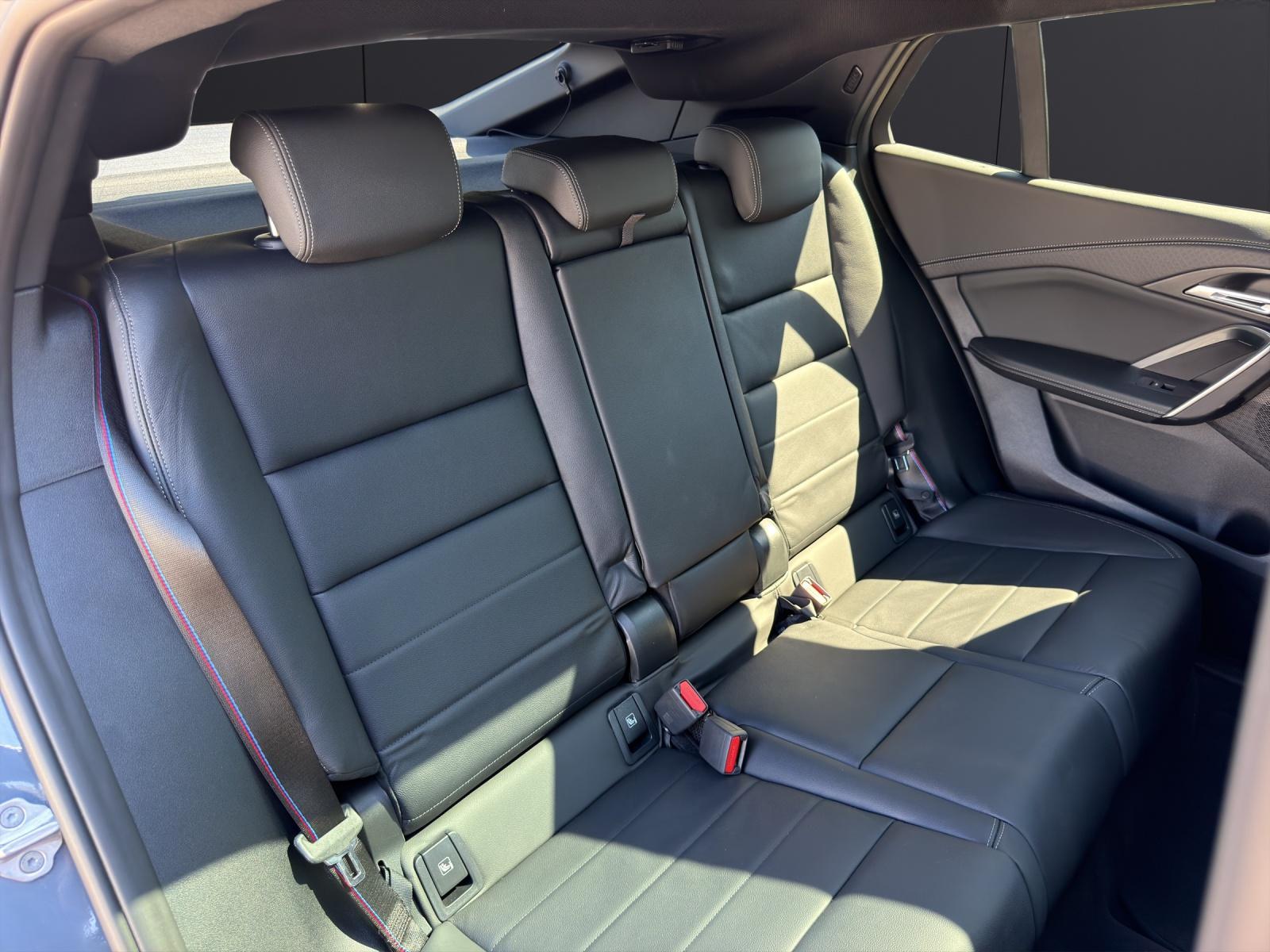 BMW iX2 U10 30 xDrive-image-13