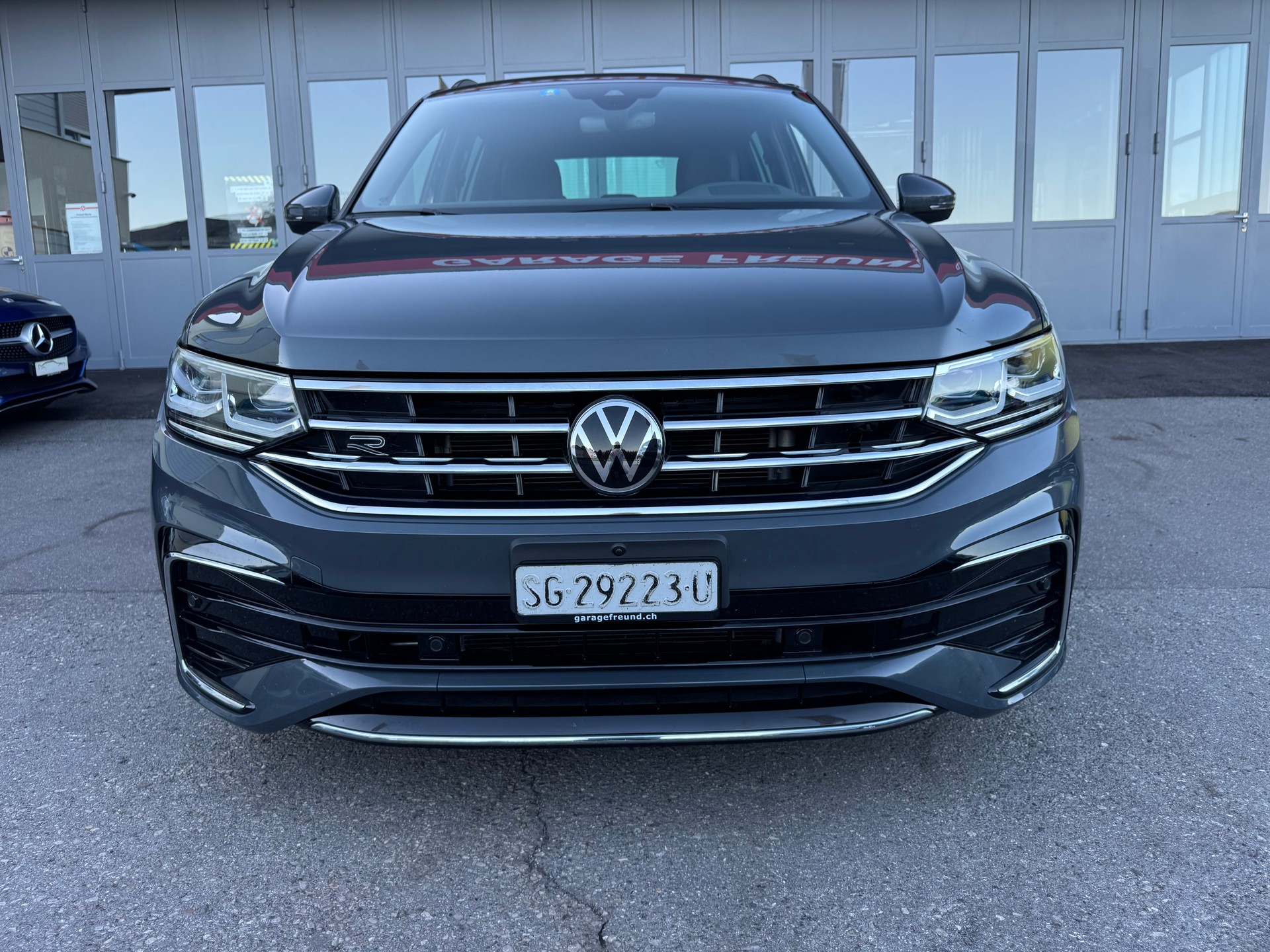 VW Tiguan 2.0TSI R-Line 4Motion DSG-showroom-element-2