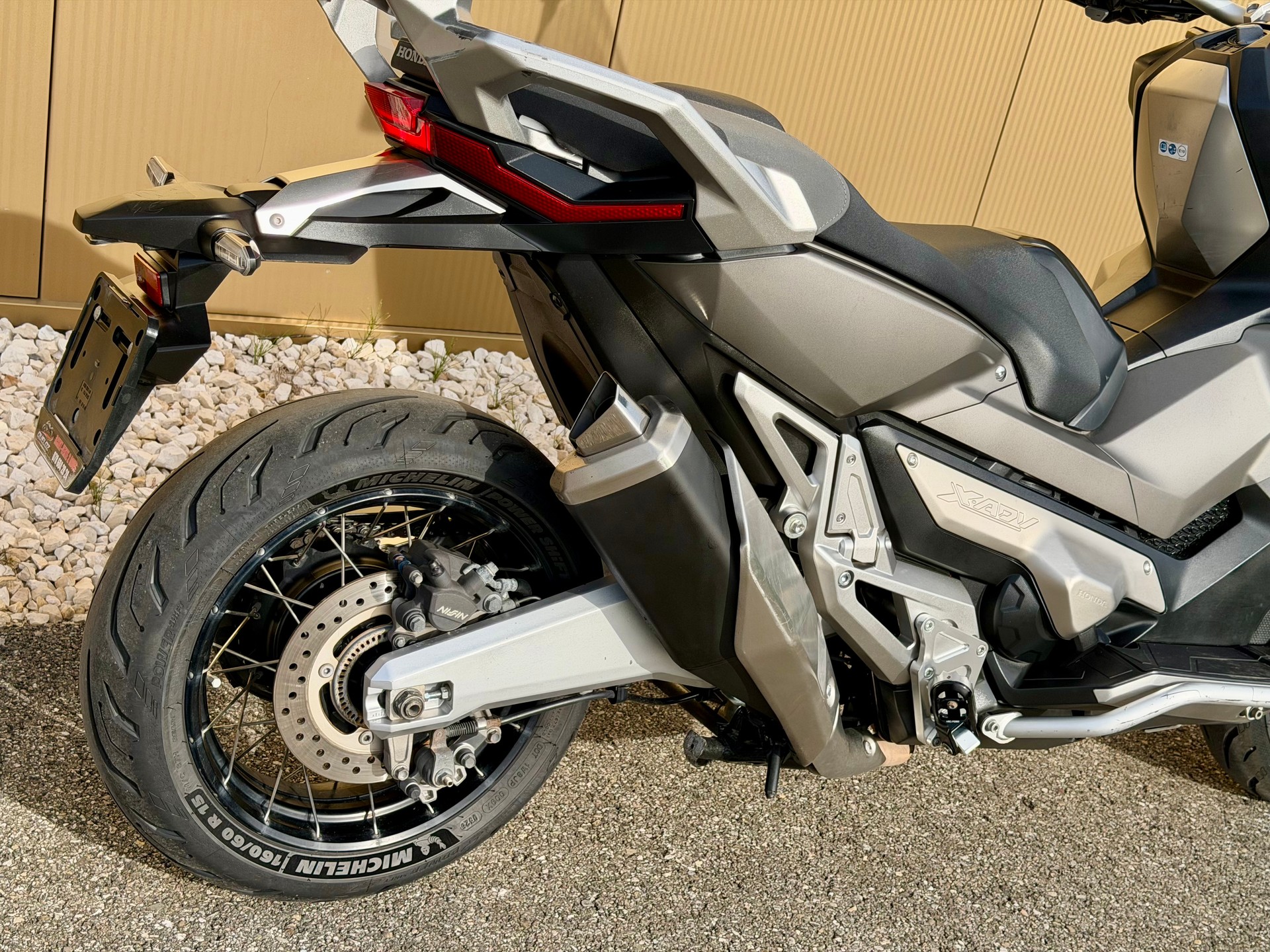 HONDA X-ADV 750 ABS-image-6