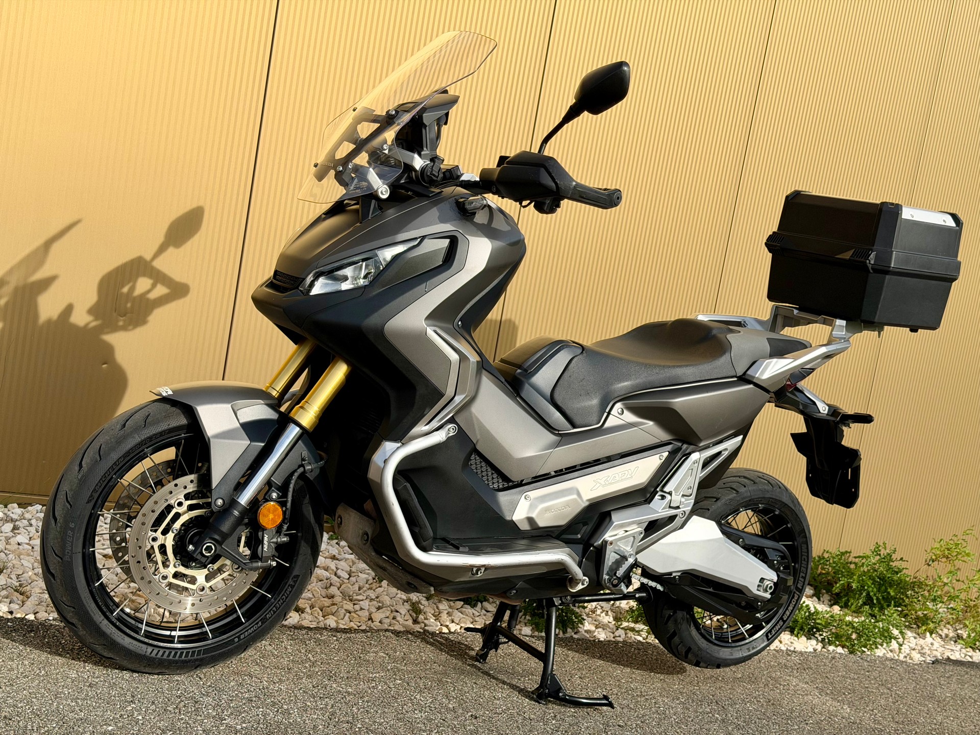 HONDA X-ADV 750 ABS-image-9